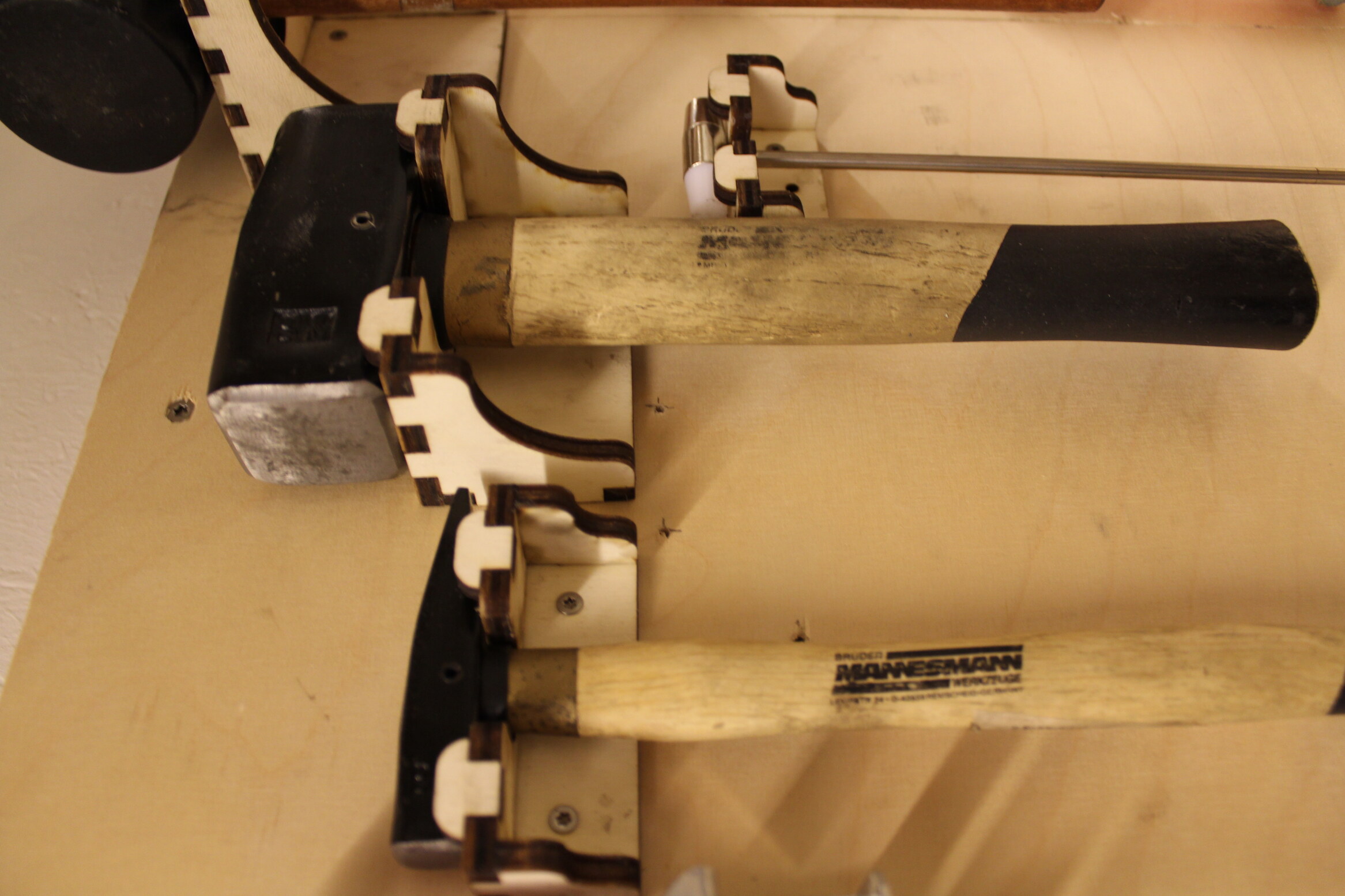 lasercut hammer wall mount
