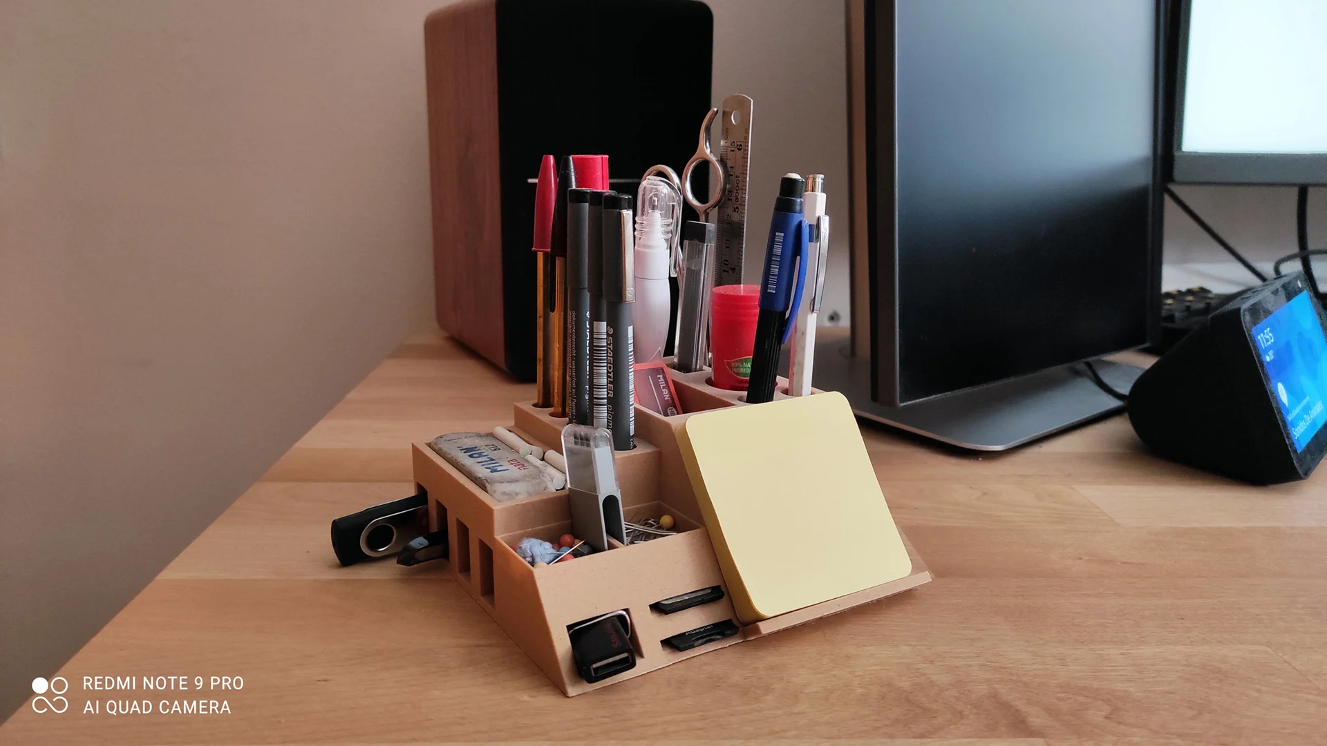 Desk organizer