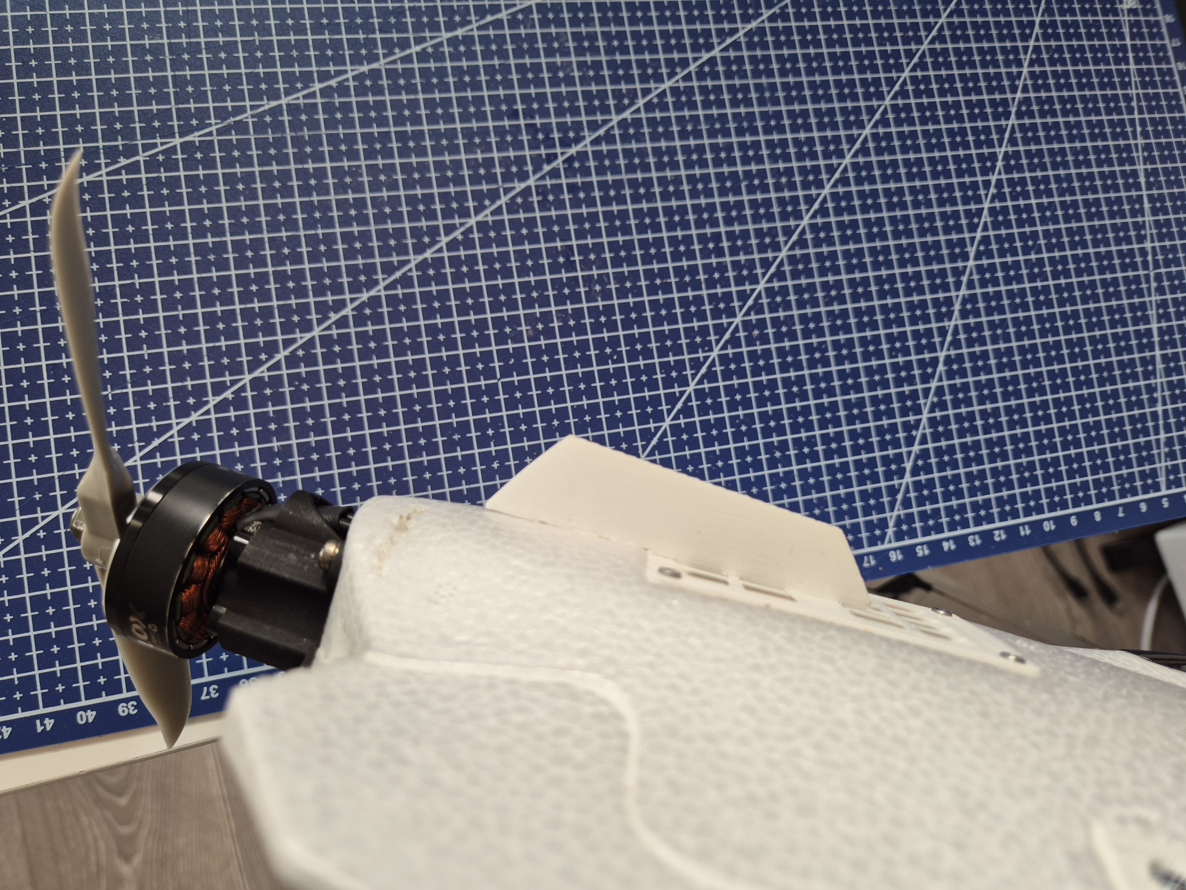 AtomRC Dolphin - motor mount protector - skid