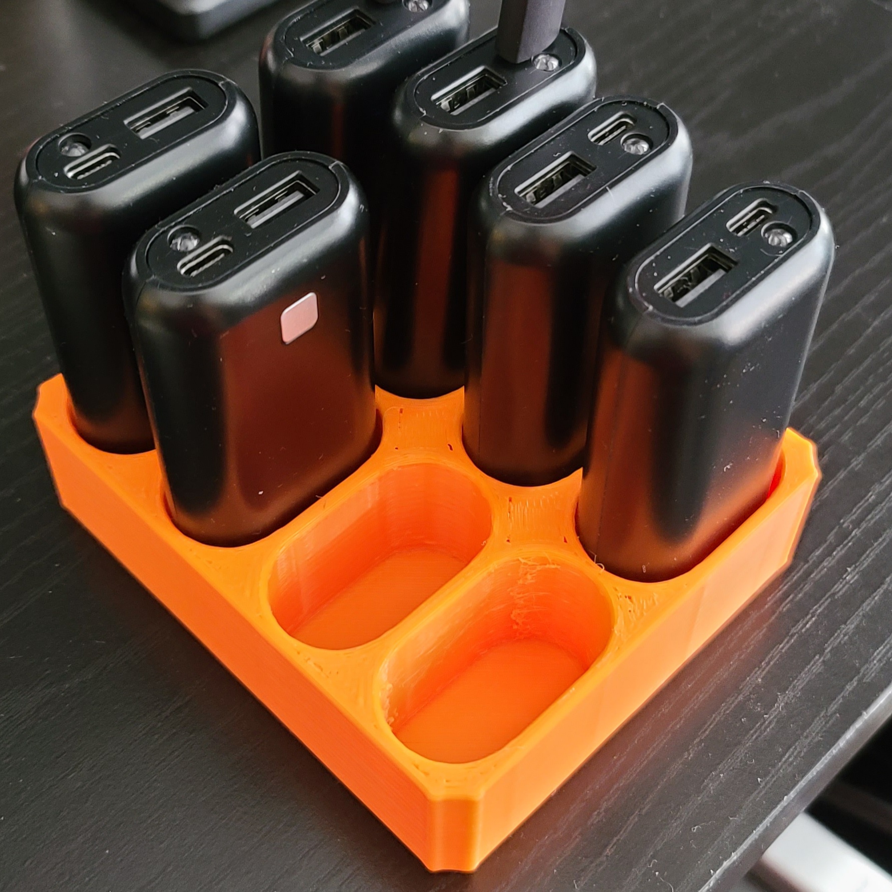 Rechargeable Battery Case - Spring Cleaning #MakerMadness