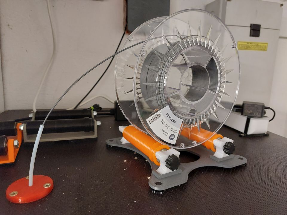 Screwless and Toolless Spool Roller