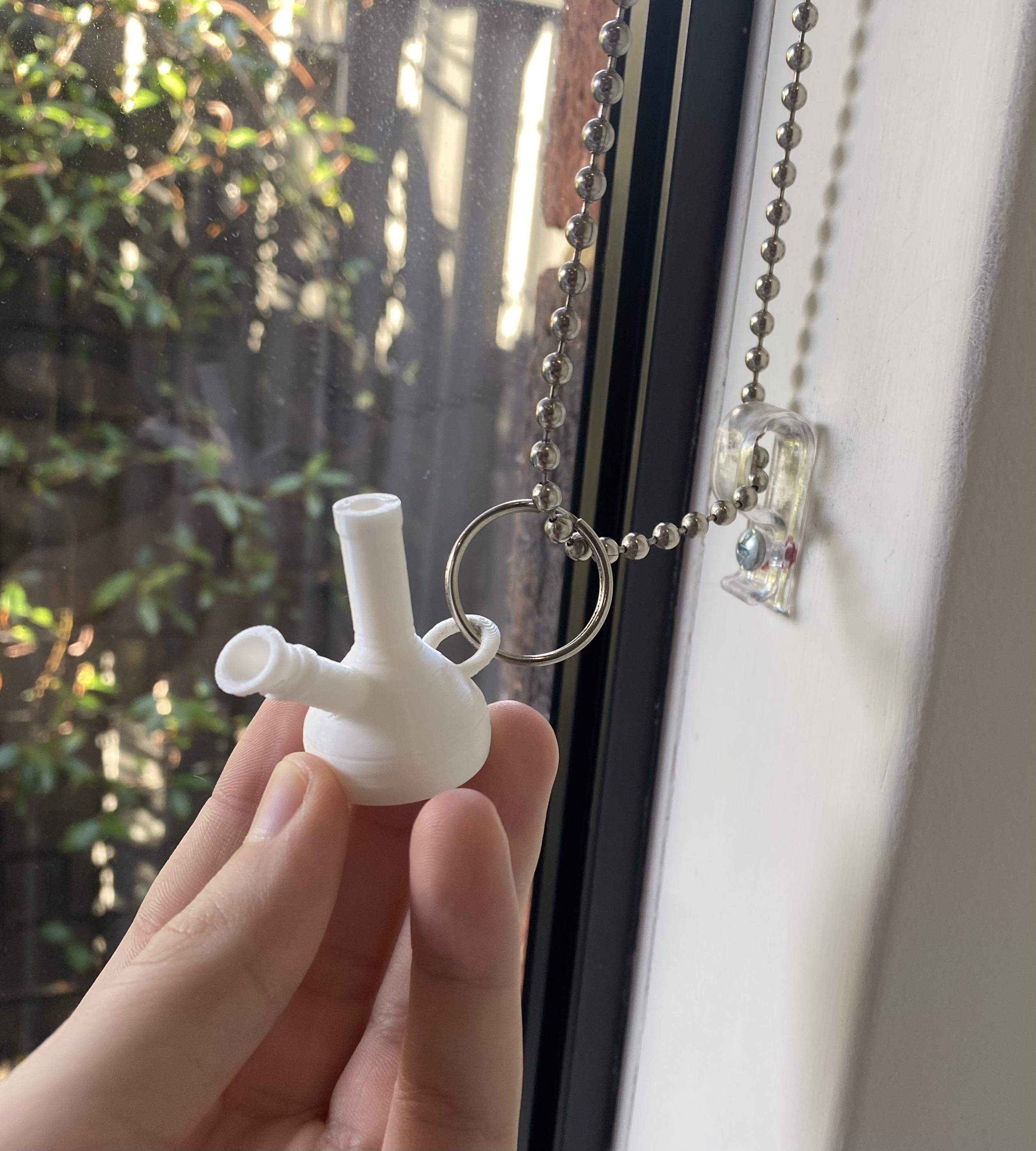 Mini bong - with keychain loop