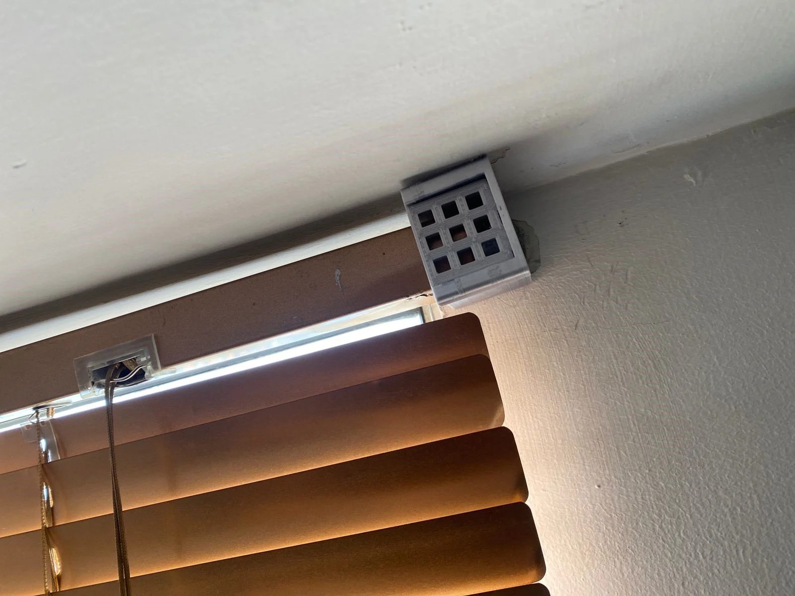 Curtain and blind bracket