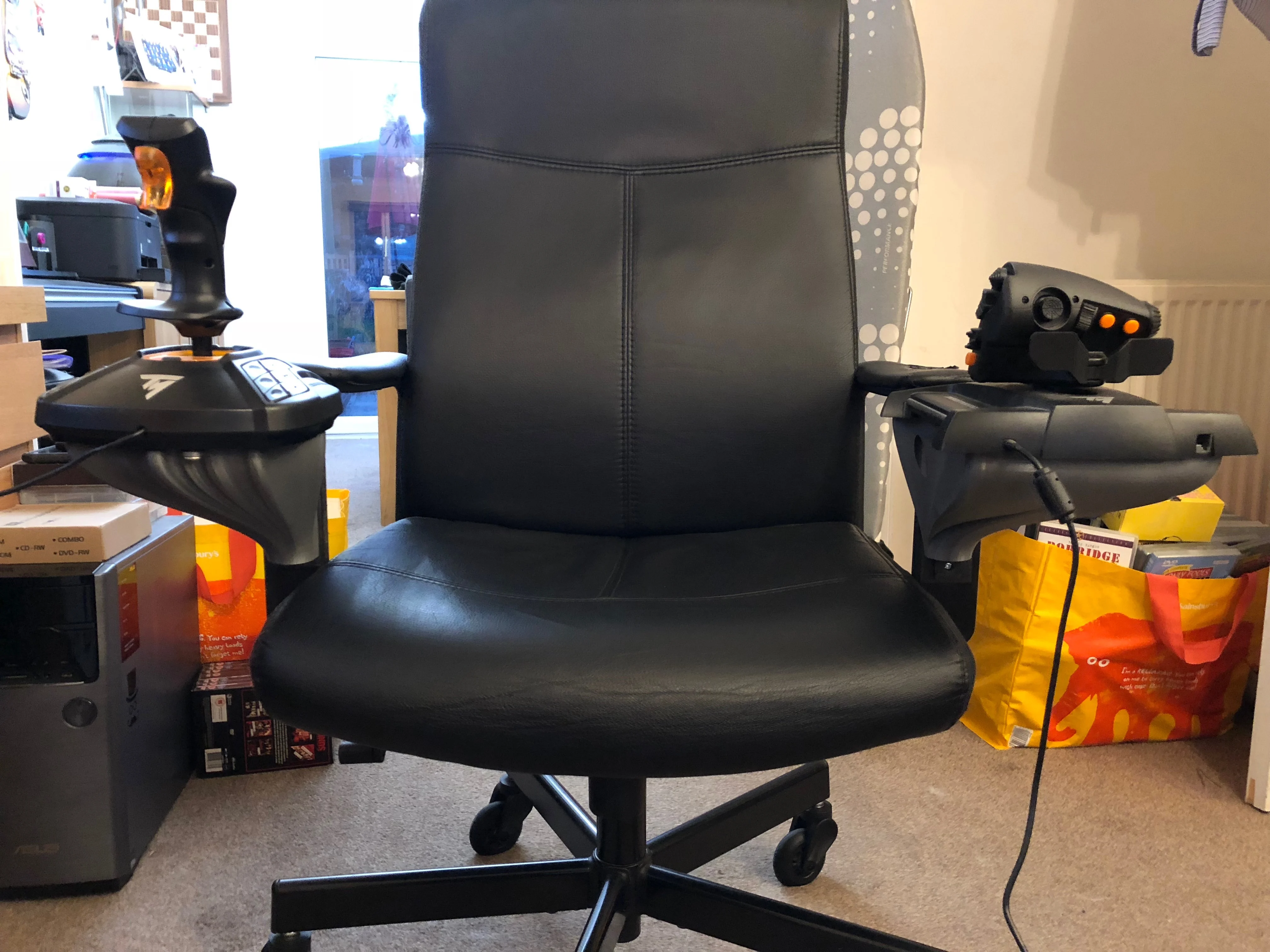 Thrustmaster 16000M HOTAS Ikea Chair mod
