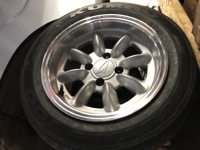 Daihatsu logo center caps 68MM