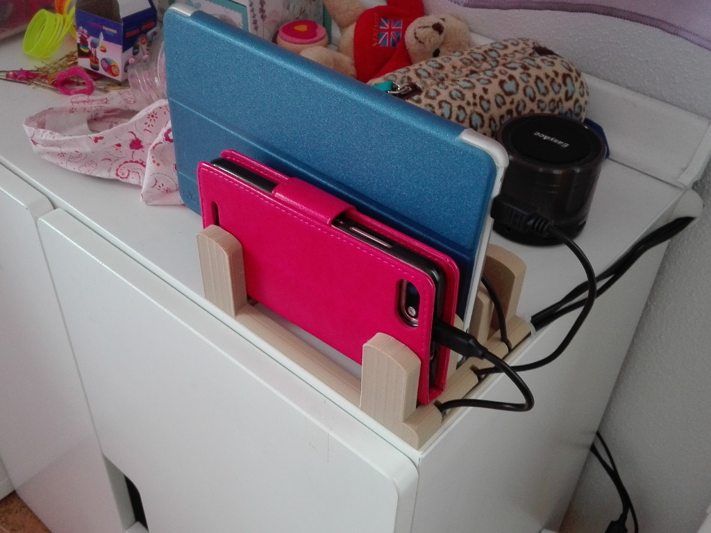 IPAD and Phone charging stand