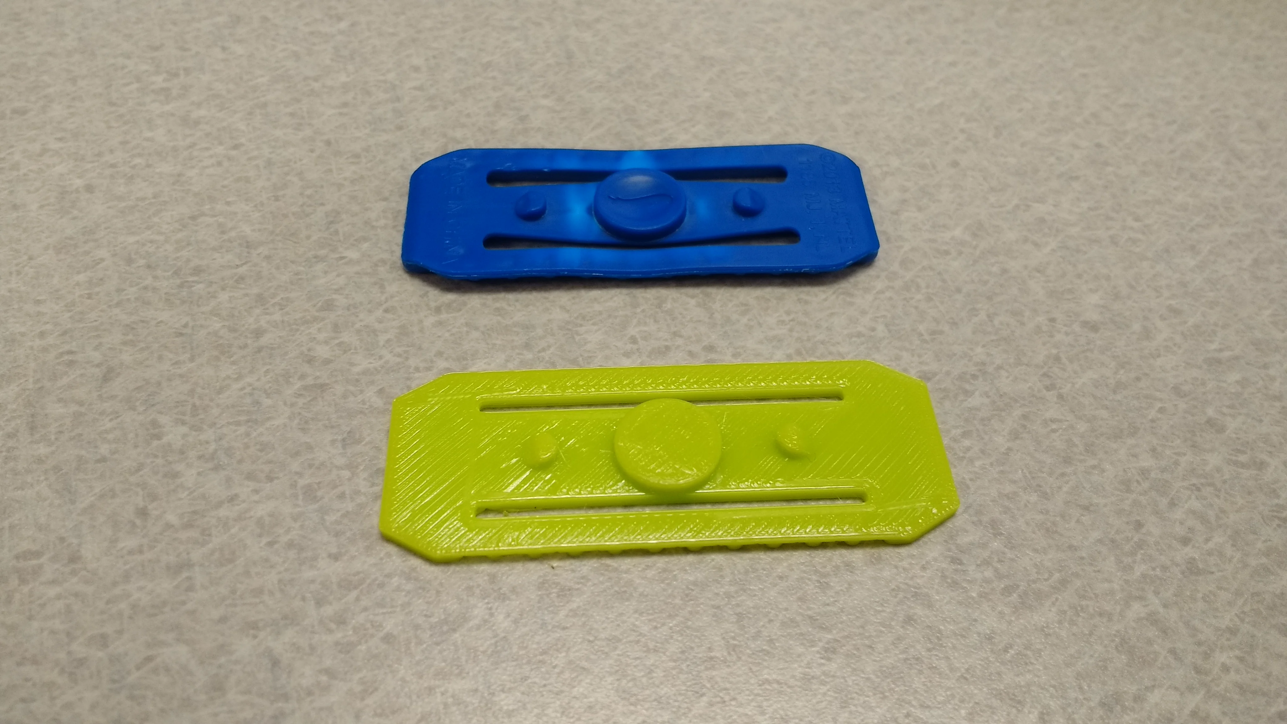 Hotwheels track coupler