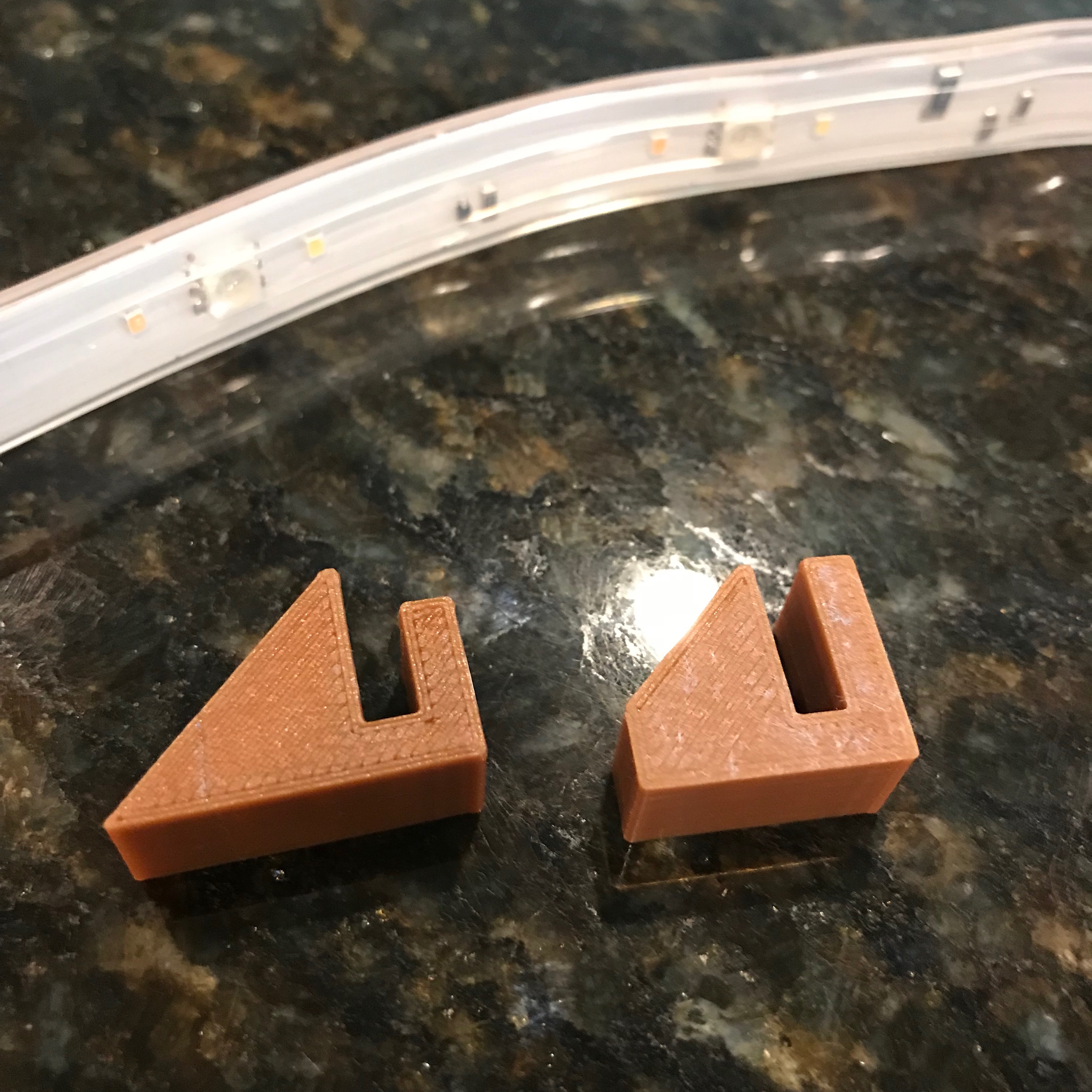 HUE Lightstrip clips / hangers