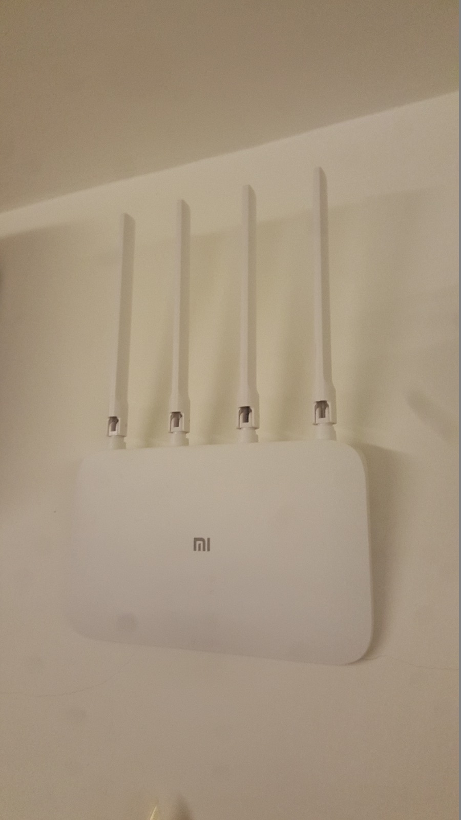 Xiaomi Mi 4A Gigabit Edition Router Wall Mount Minimalist Design