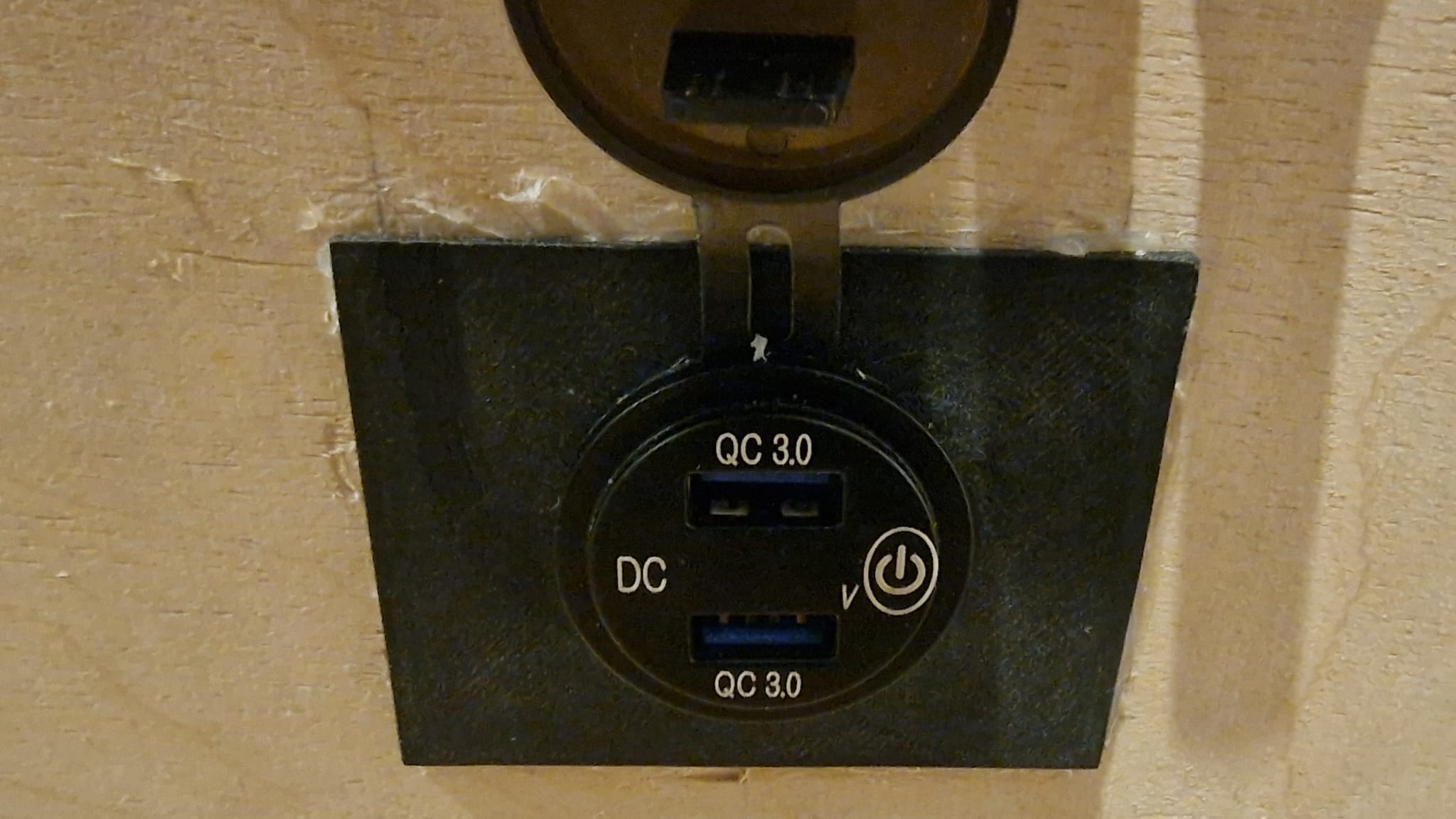 USB Panel Mount / 12/24V Socket Mount