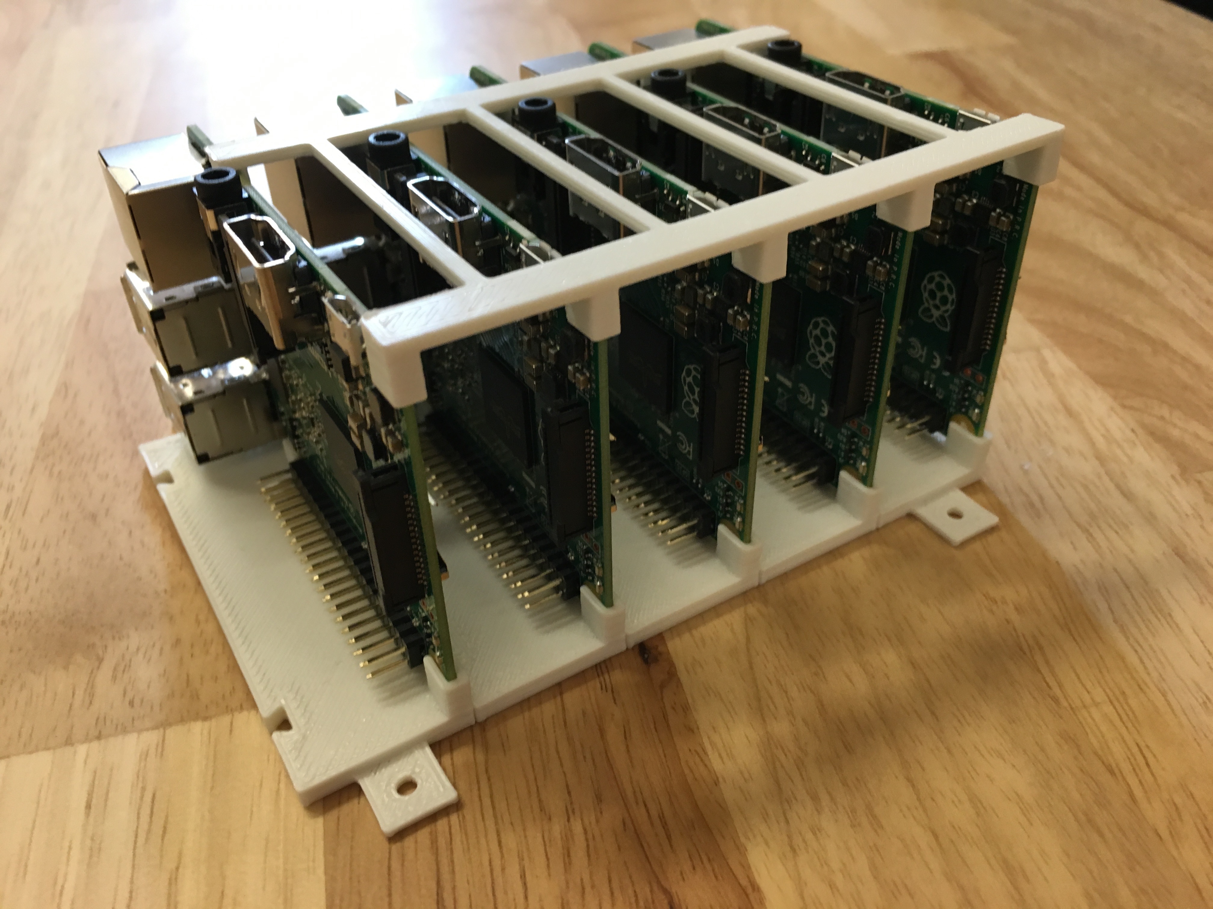 Raspberry Pi 2 / 3 Cluster Rack