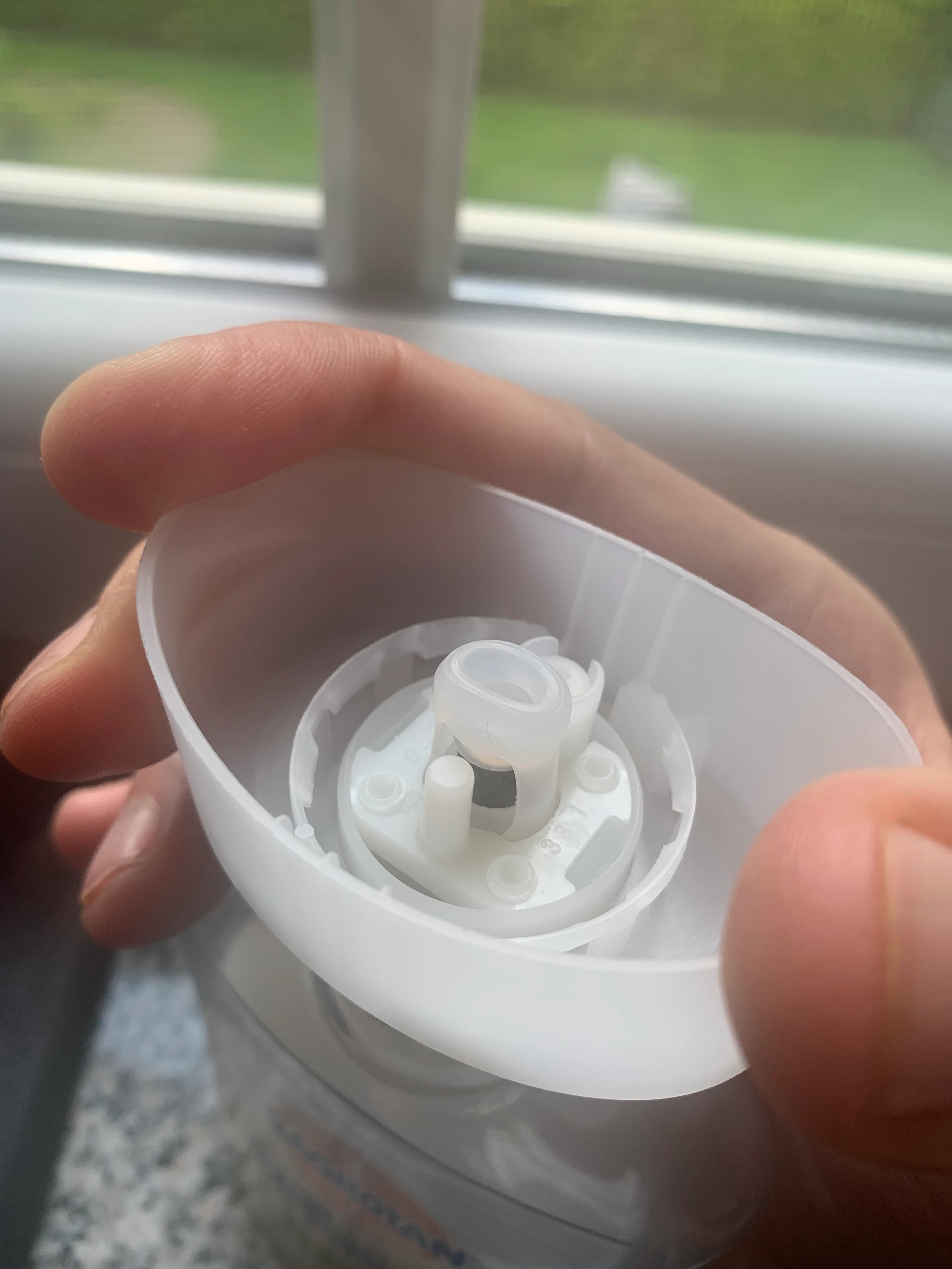 Refill Sagrotan without drilling