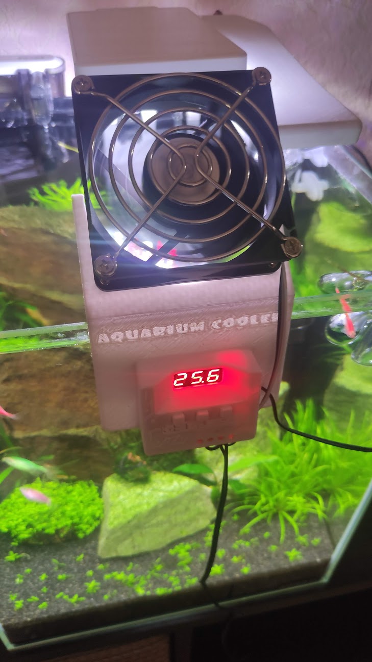 Aquarium cooler thermostat