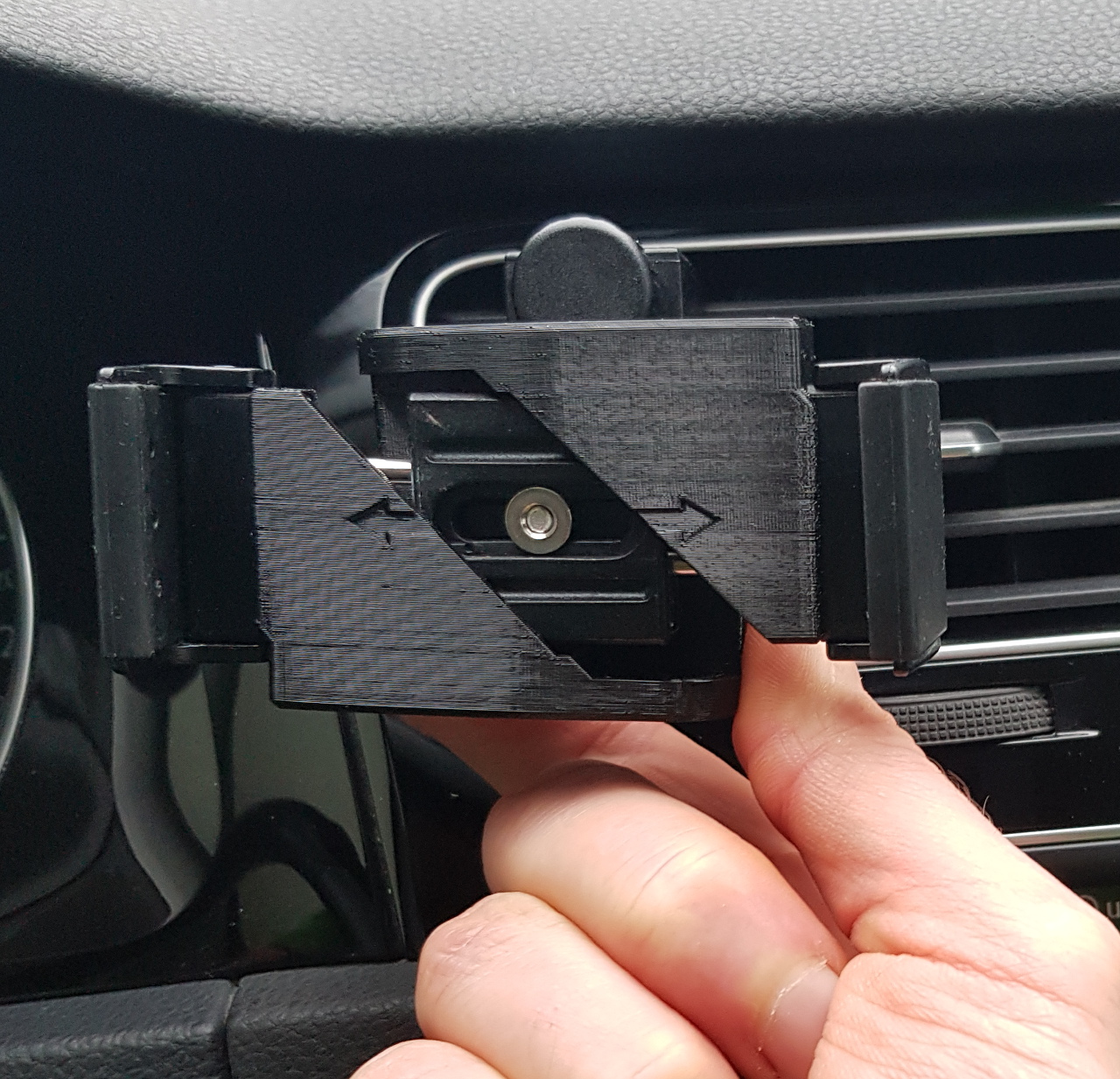 MOD for Jelly Grip Car Vent Mount - squeeze to expand functionality