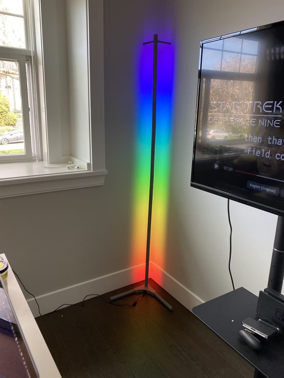 Corner LED lamp