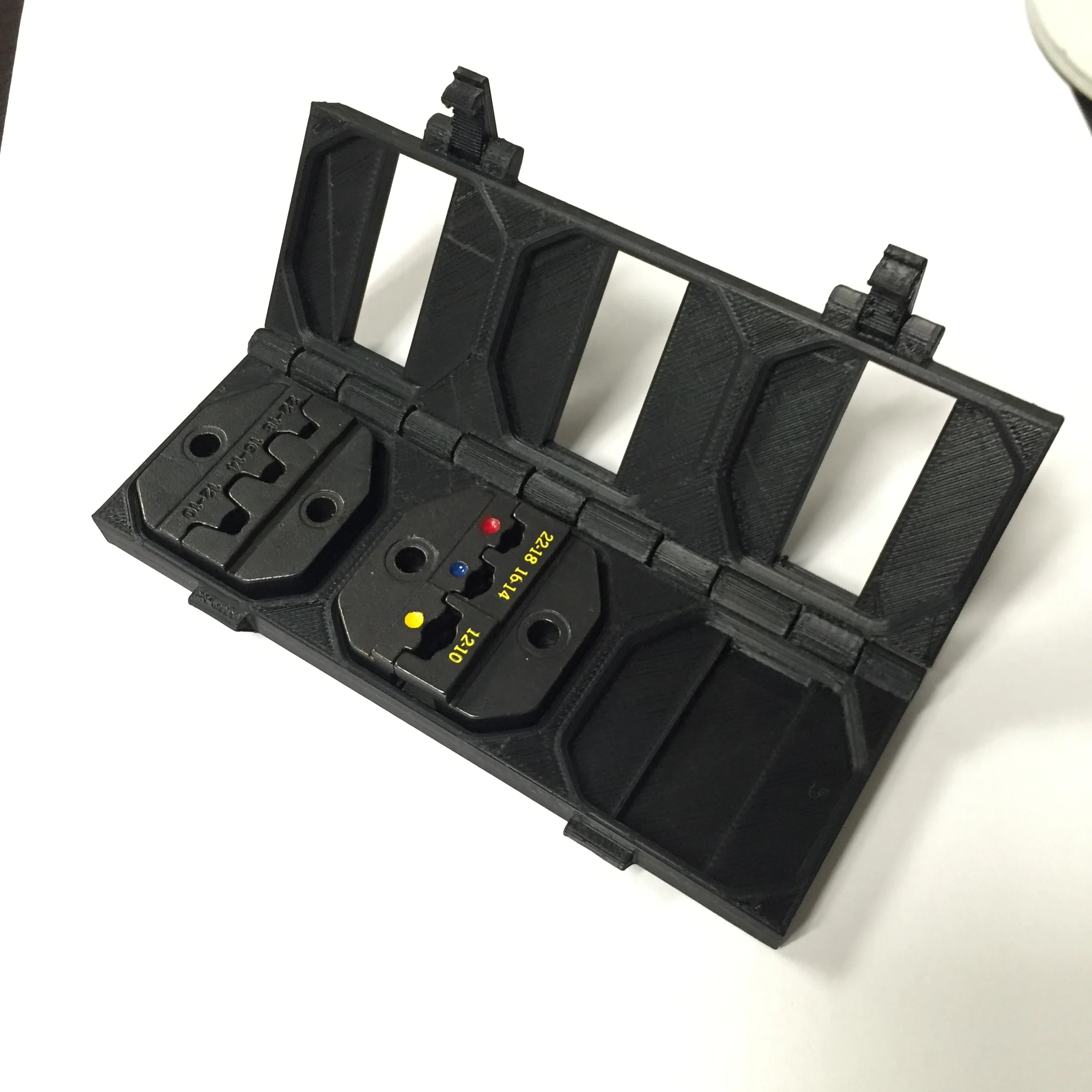Crimper Die Case (print in place).