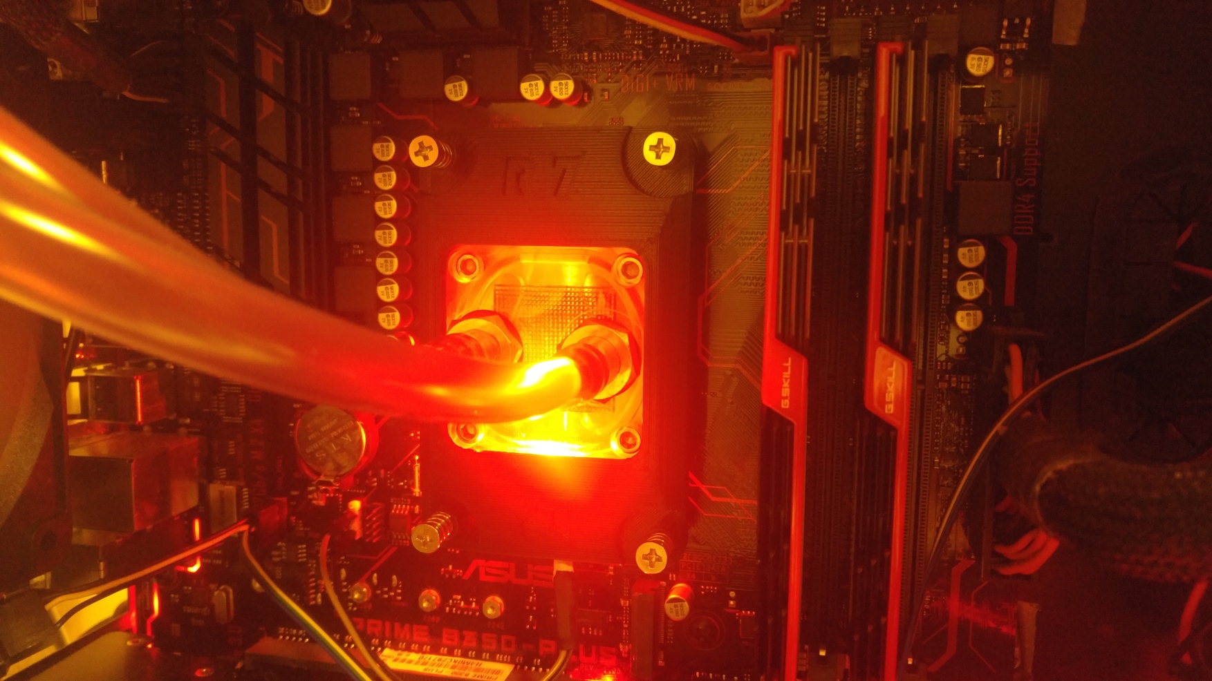 Watercooling adapter bracket for AM4 socket