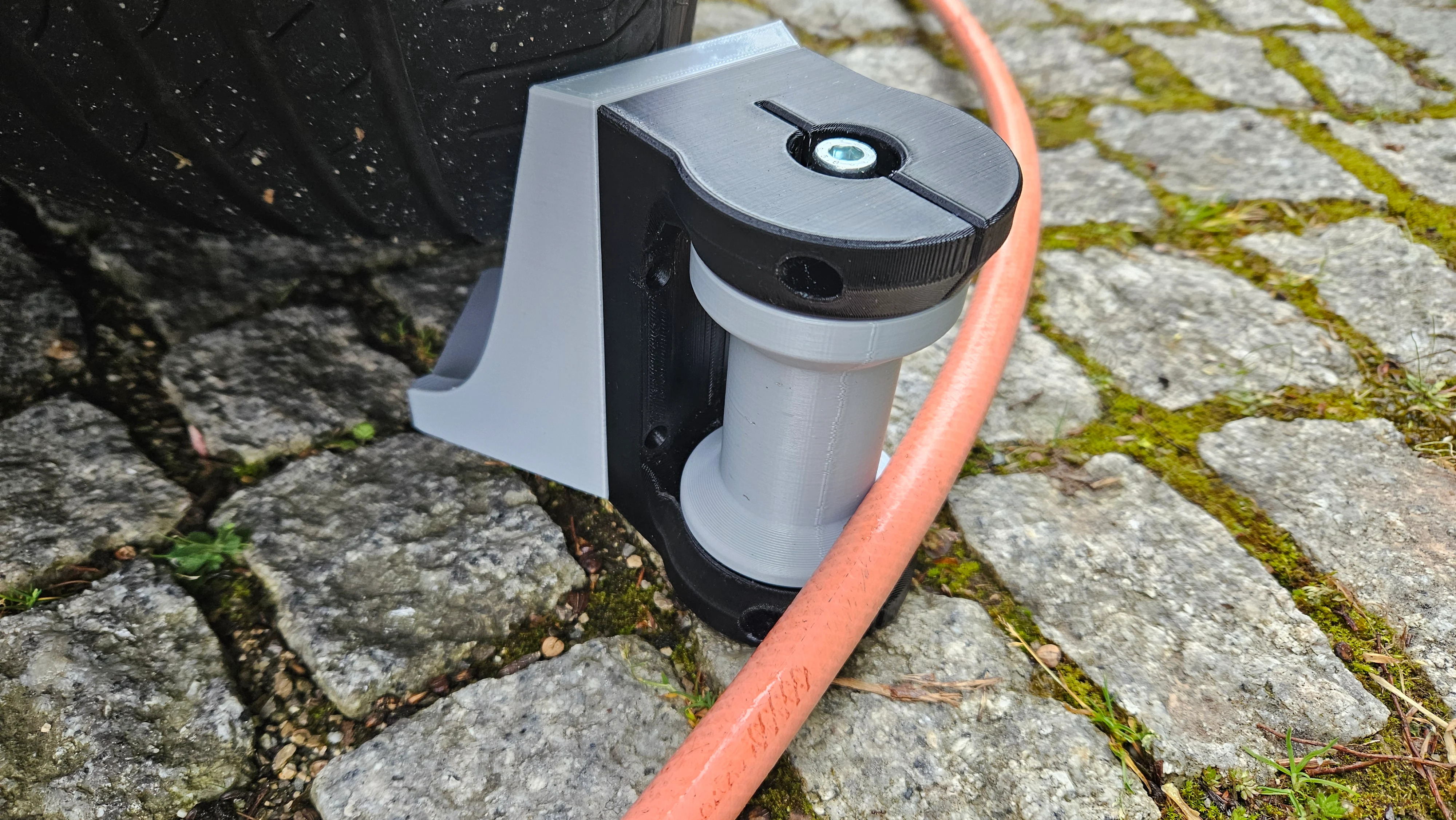 Car Hose Guide