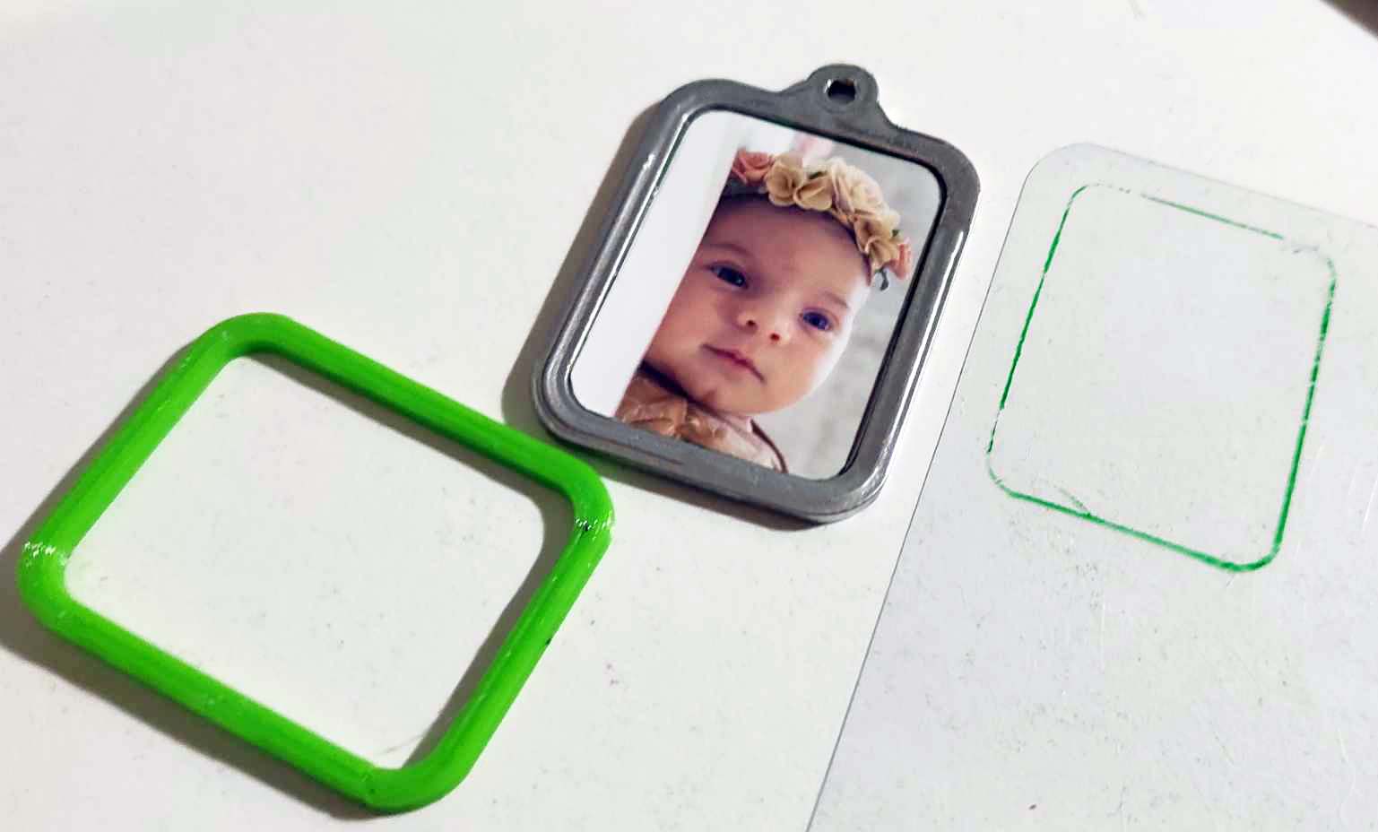 Simple Keychain Photoframe