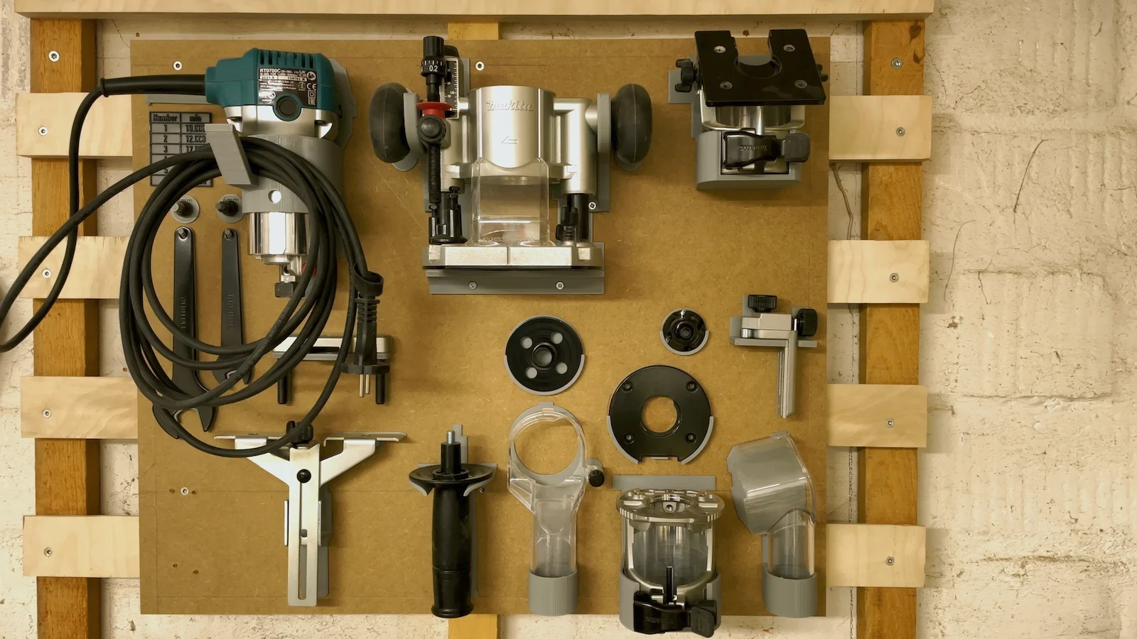 Makita RT0700CX2J Tool Wall Holder