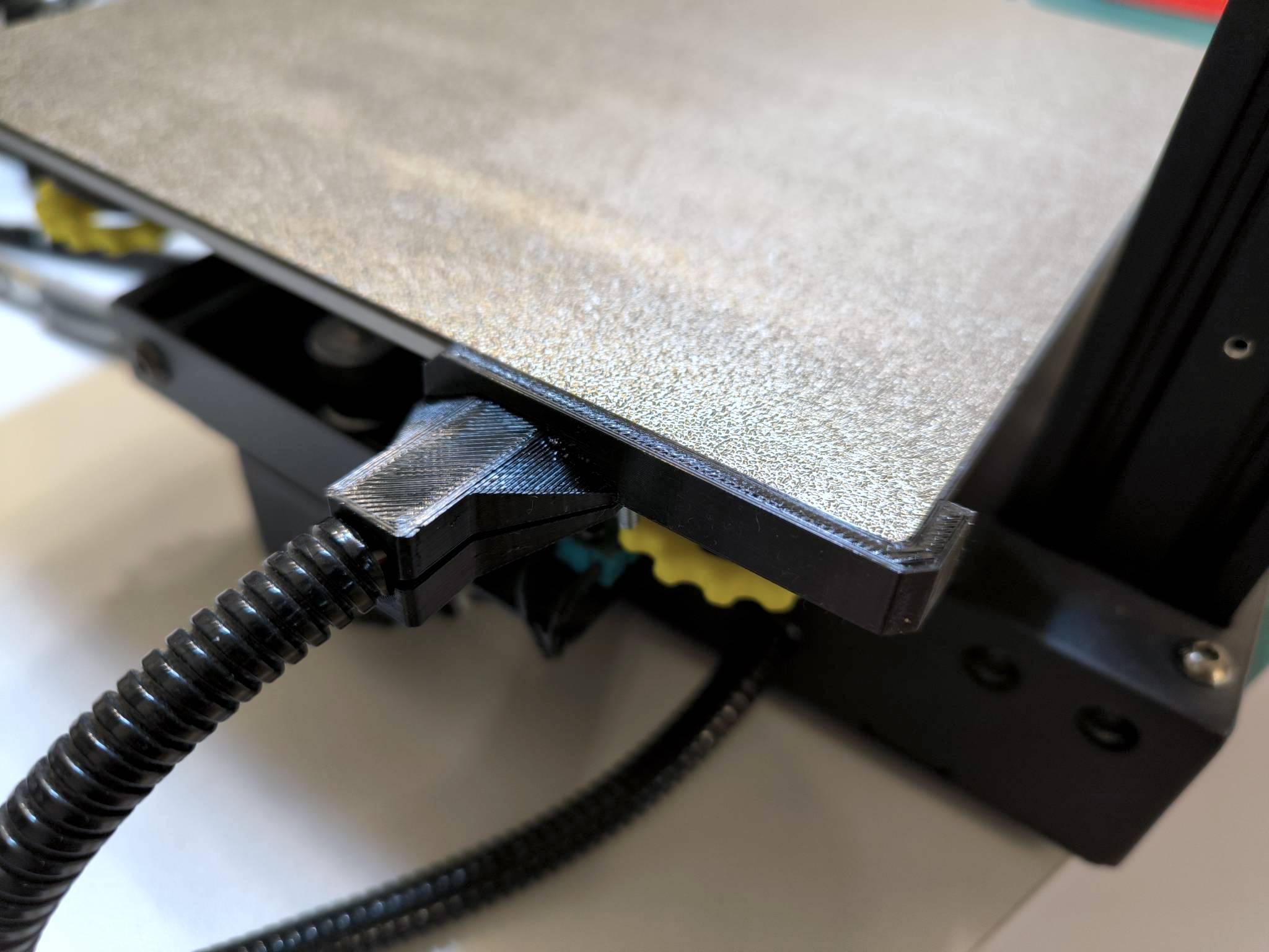 KP3s Pro Heatbed cable cover with integrated PEI sheet guide