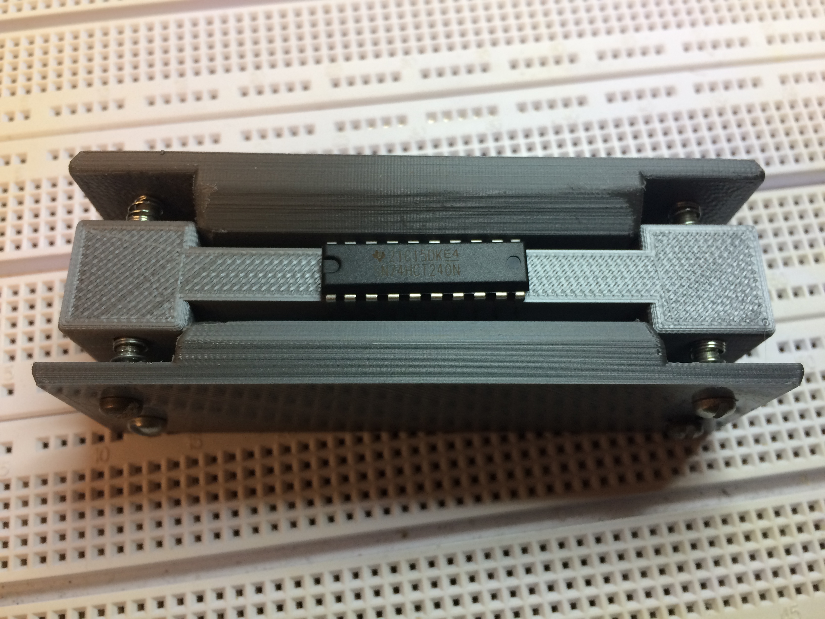 IC Leg Straightener for ICs 306 to 328 and ICs 624 to 640