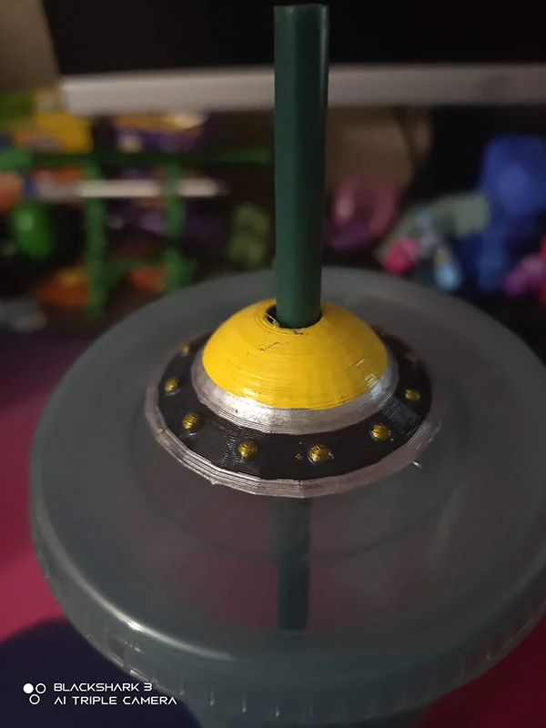 UFO Strawtopper