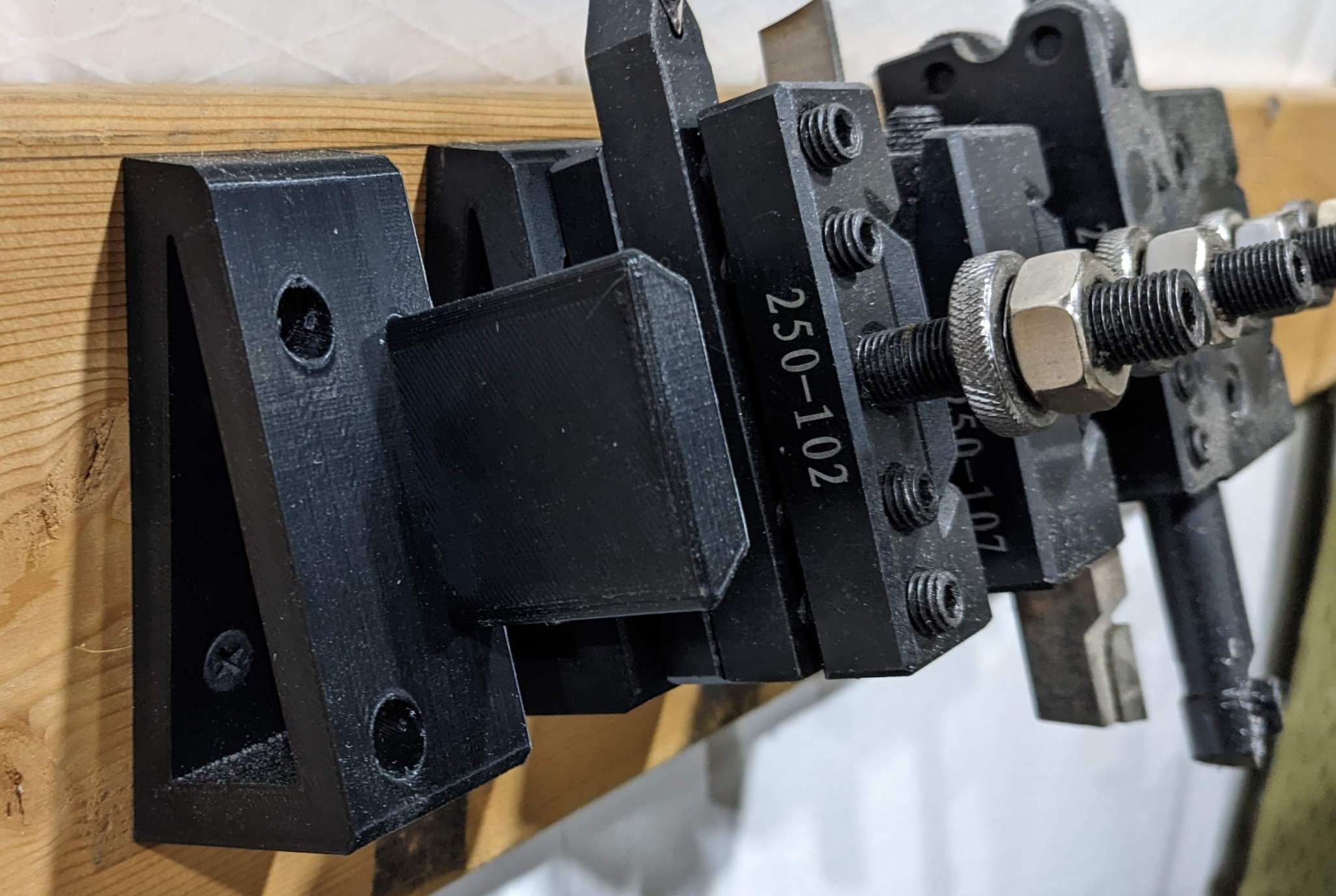 AXA Tool Holder