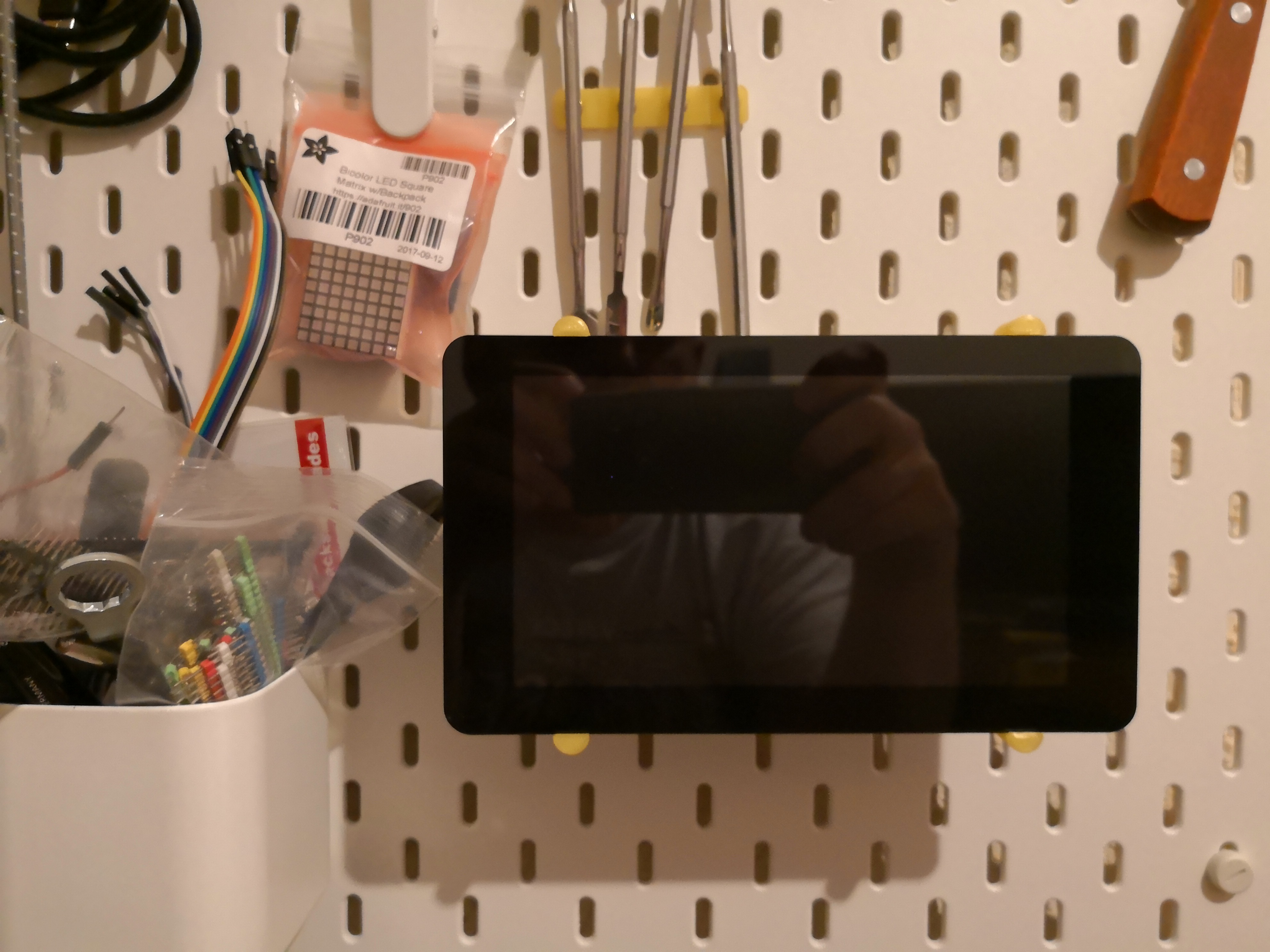Skadis Mount for Raspberry Pi 7" touchscreen