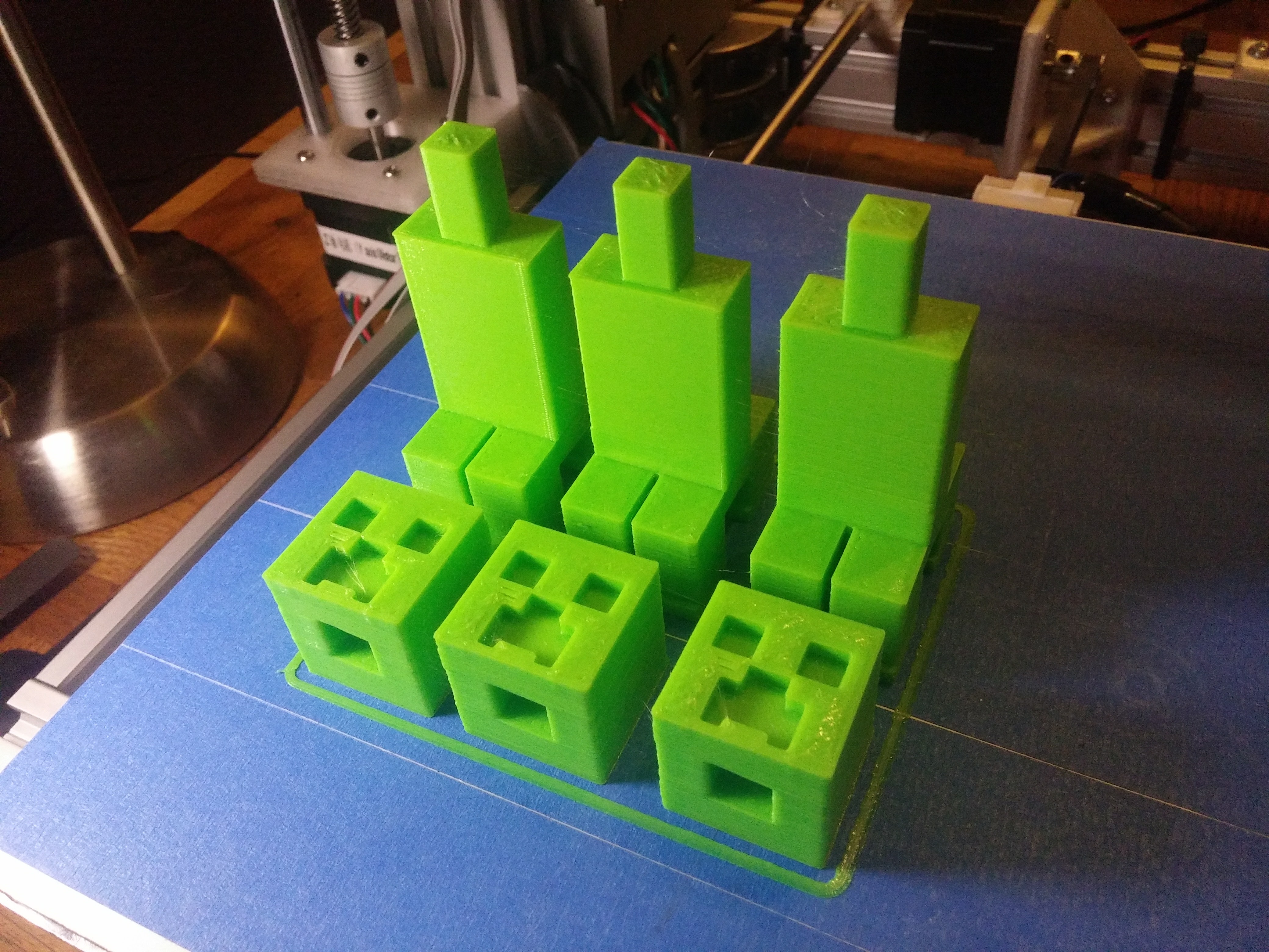 2-piece Minecraft creeper