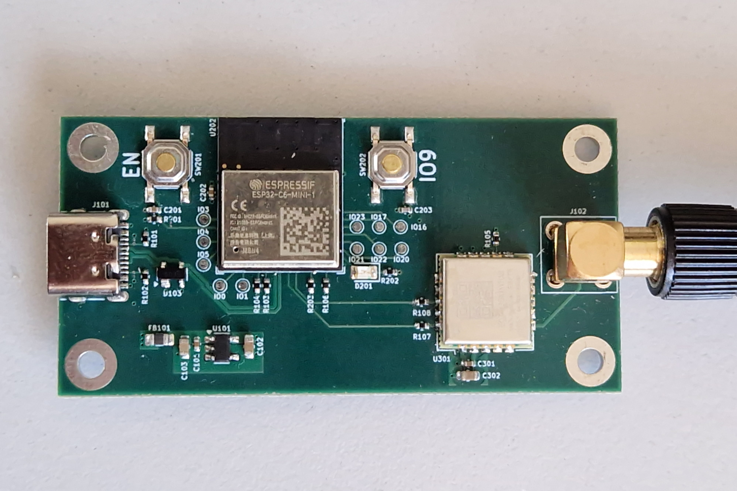 Housing for ESP32-C6-based zigbee/wifi to 855-925MHz wireless communication