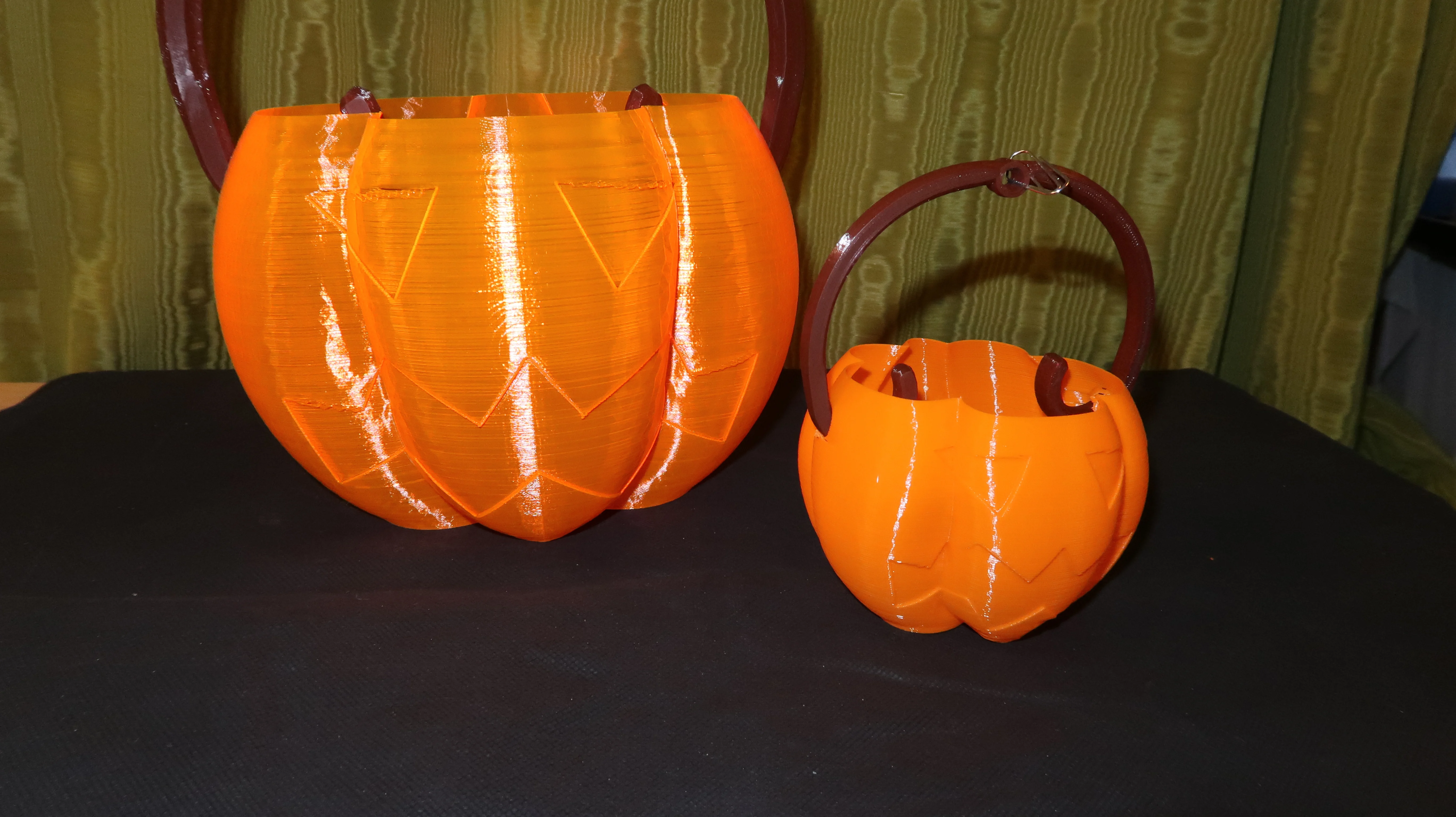 Fast printable LARGE Halloween Candy Bucket (with handle)