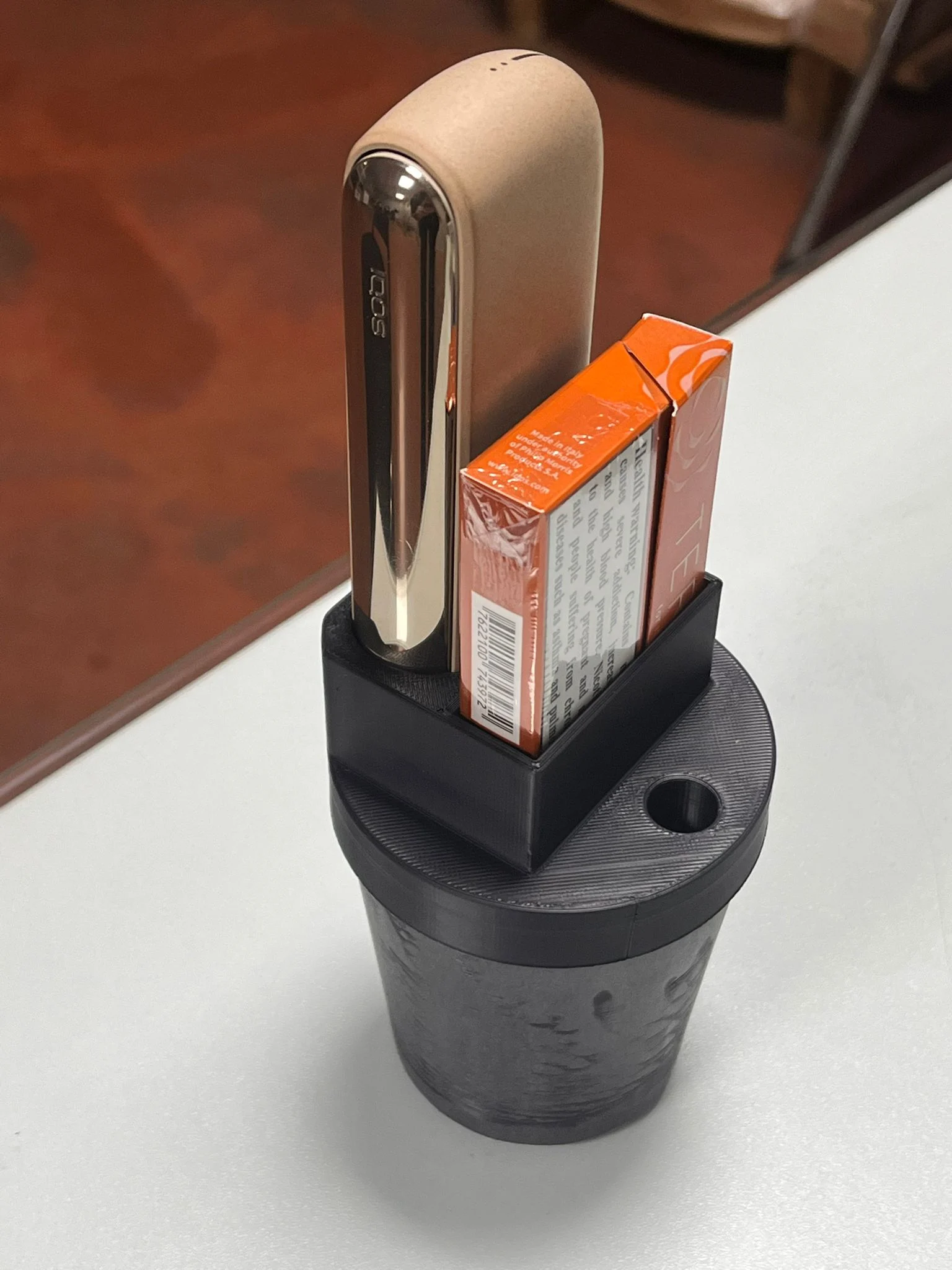 IQOS ILLUMA i HOLDER WITH ASHTRAY