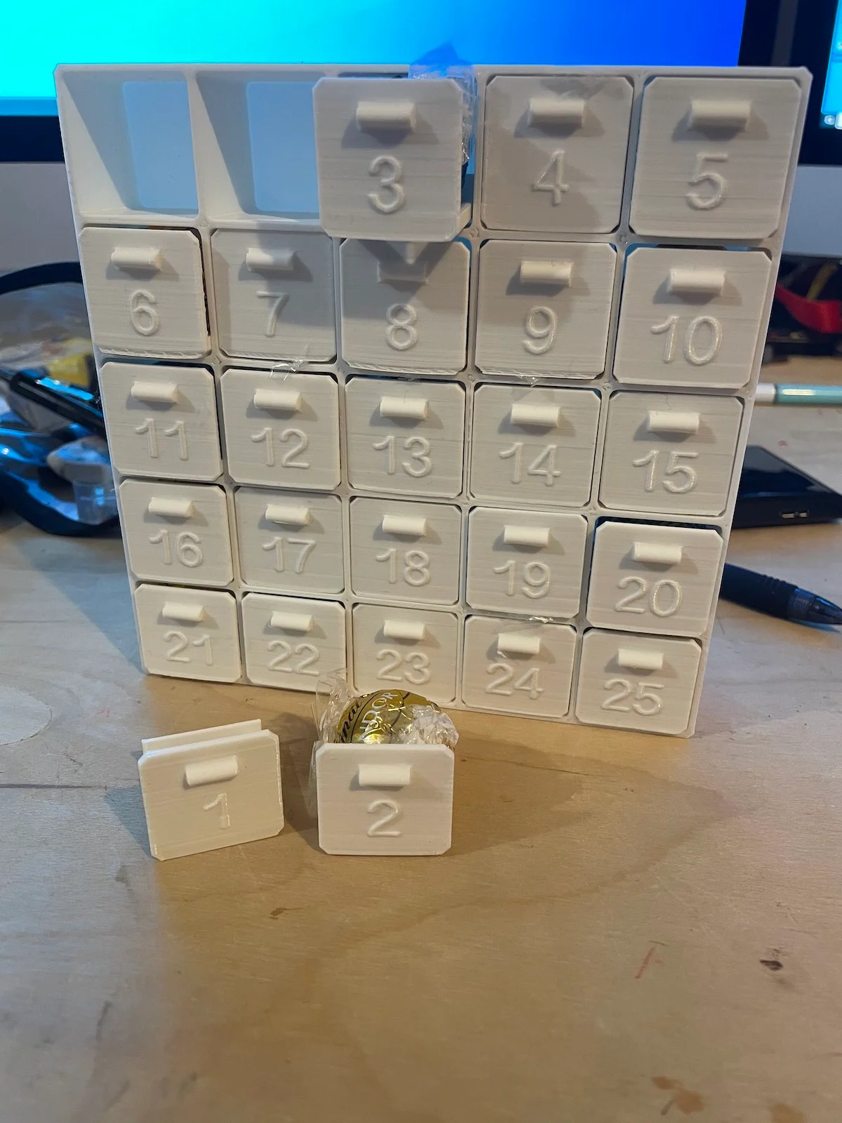 Simple Advent Calendar for Lindt Lindors and other Chocolates