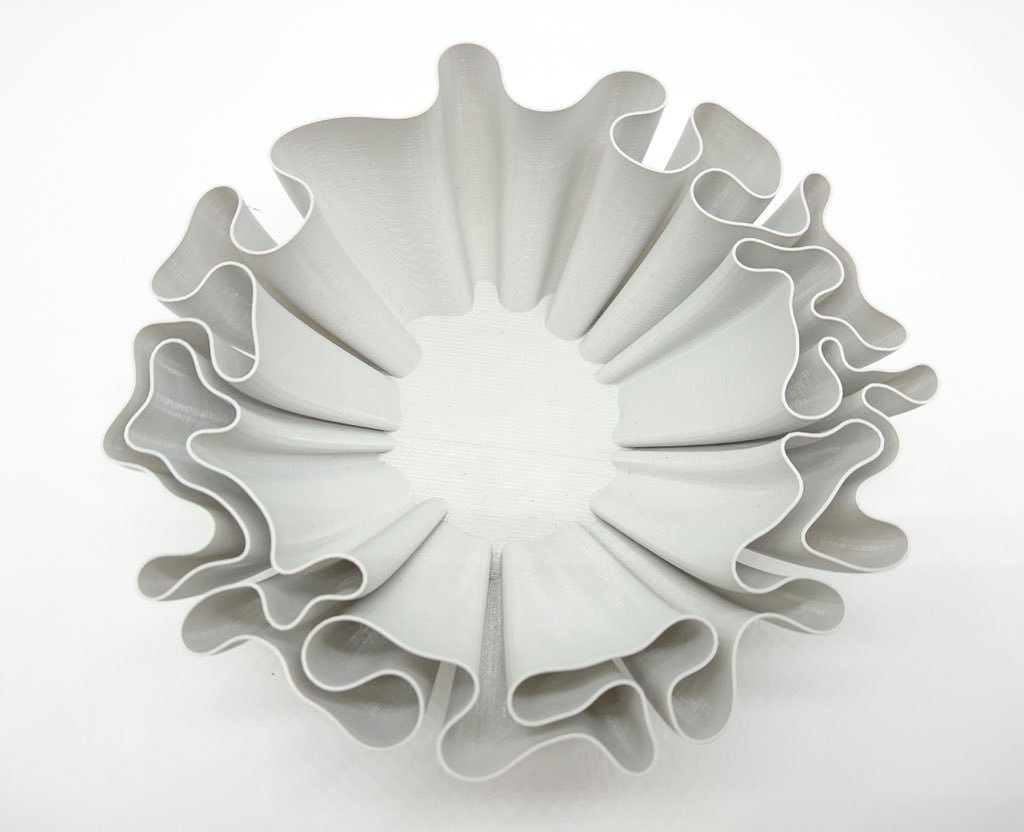 Wavy bowl