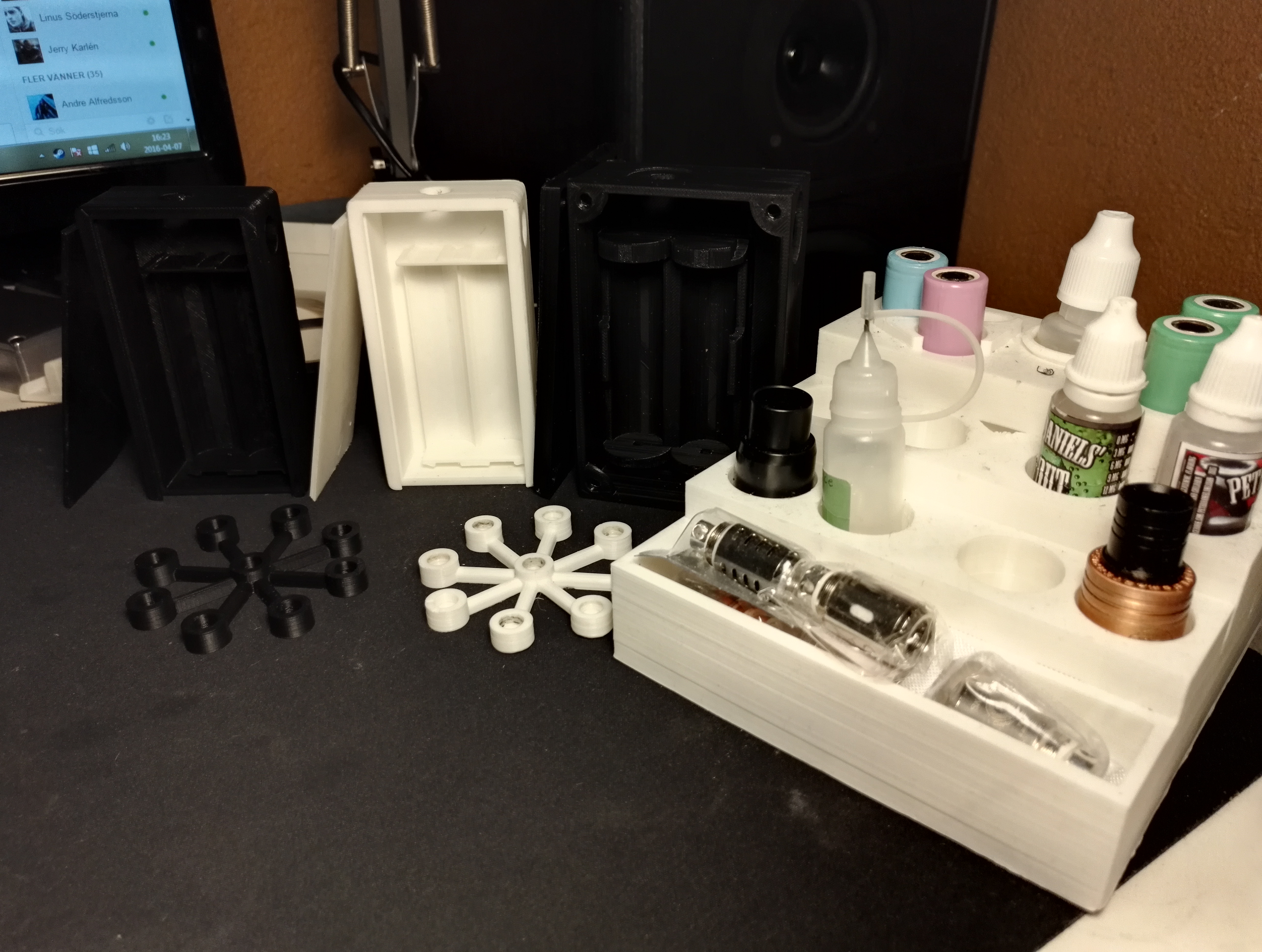 Vapestand and battery and more.