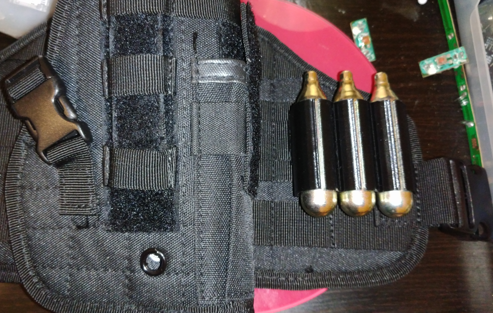 MOLLE CO2 cartridge holder for airsoft