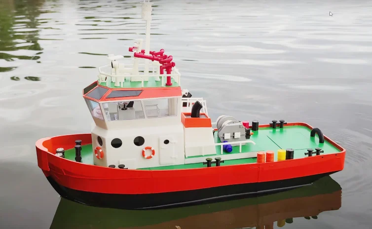 Tug boat