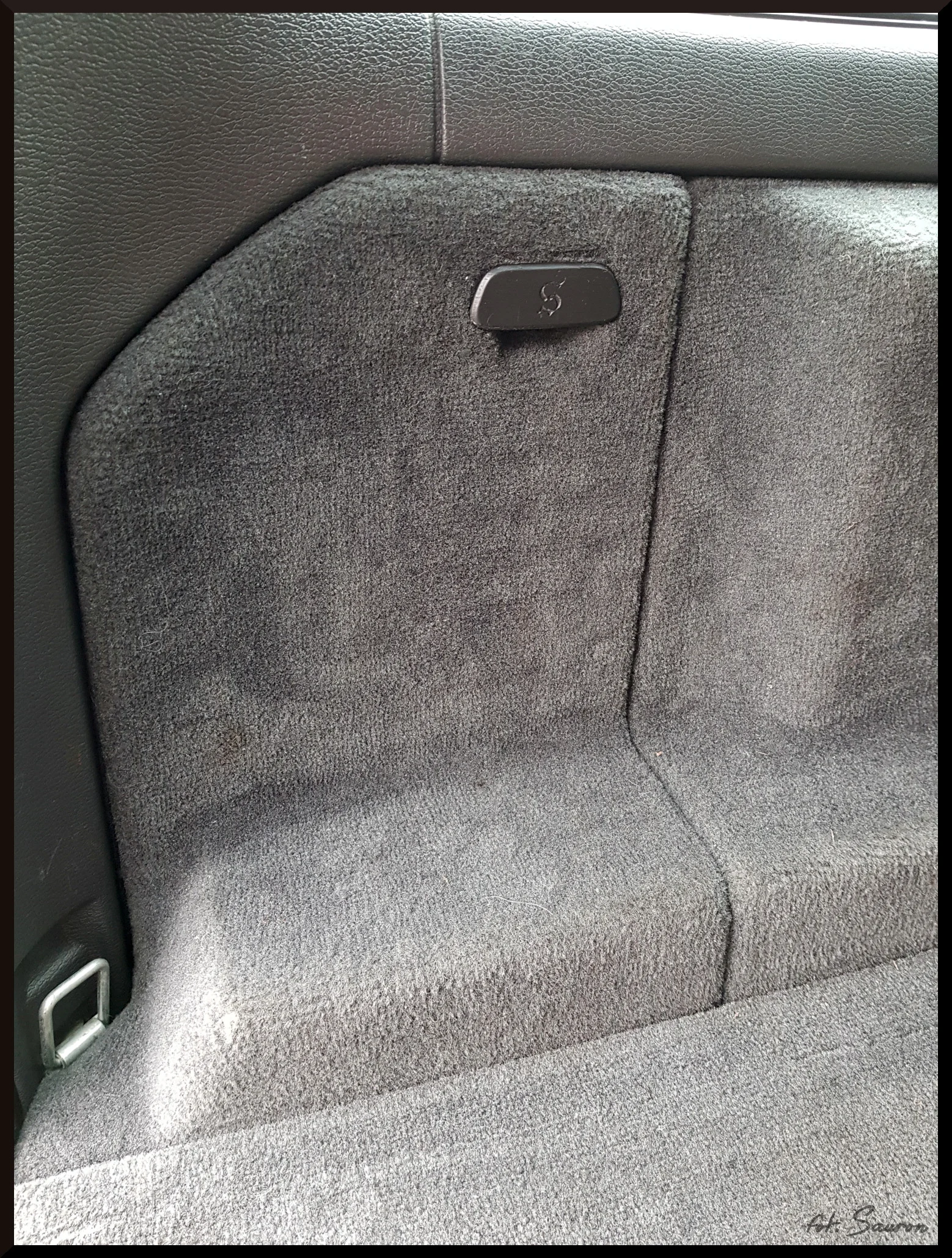 Volvo XC70/V70 trunk/luggage compartment lock handle