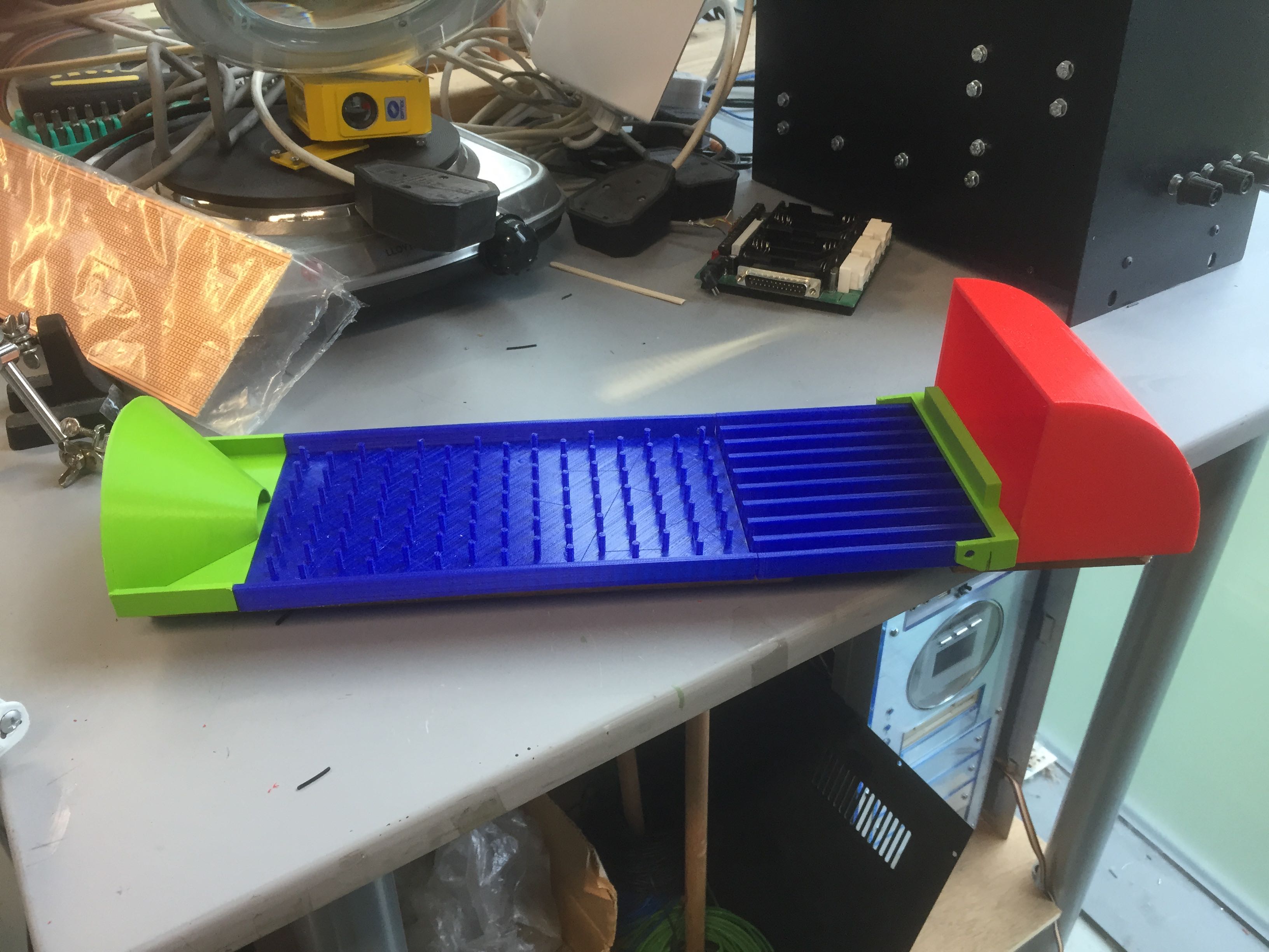 Galton board bean machine