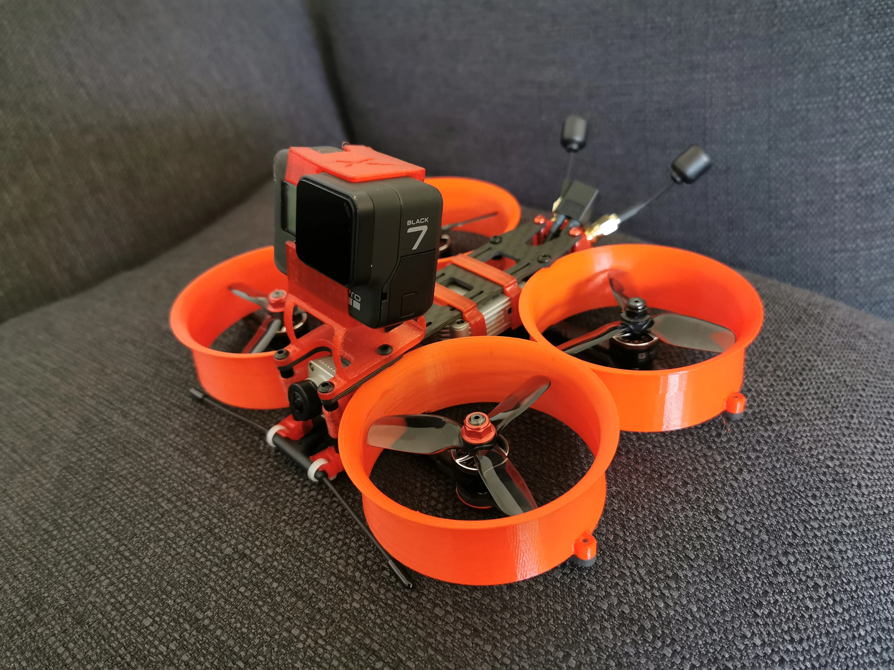 cineXplorer - Cinewhoop for exploring and Cinematic Shots