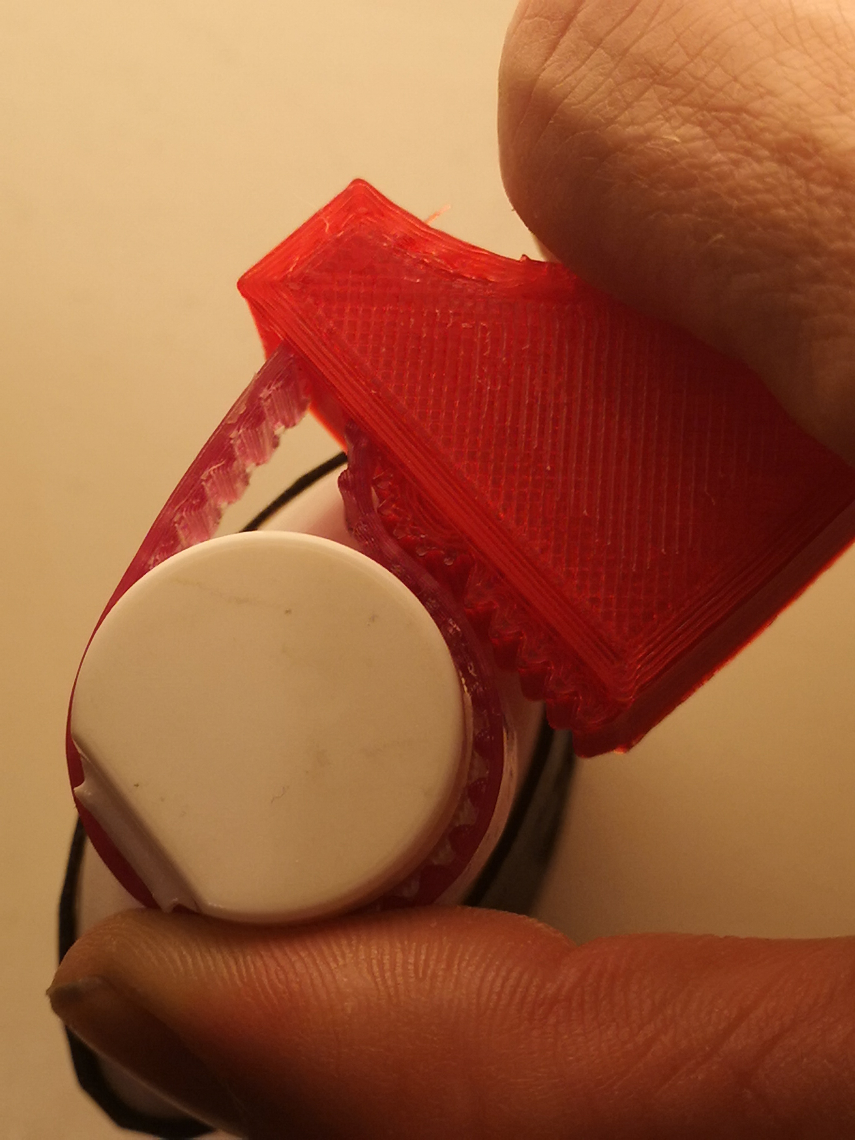 the strap wrench v2 with strap also works with gt2