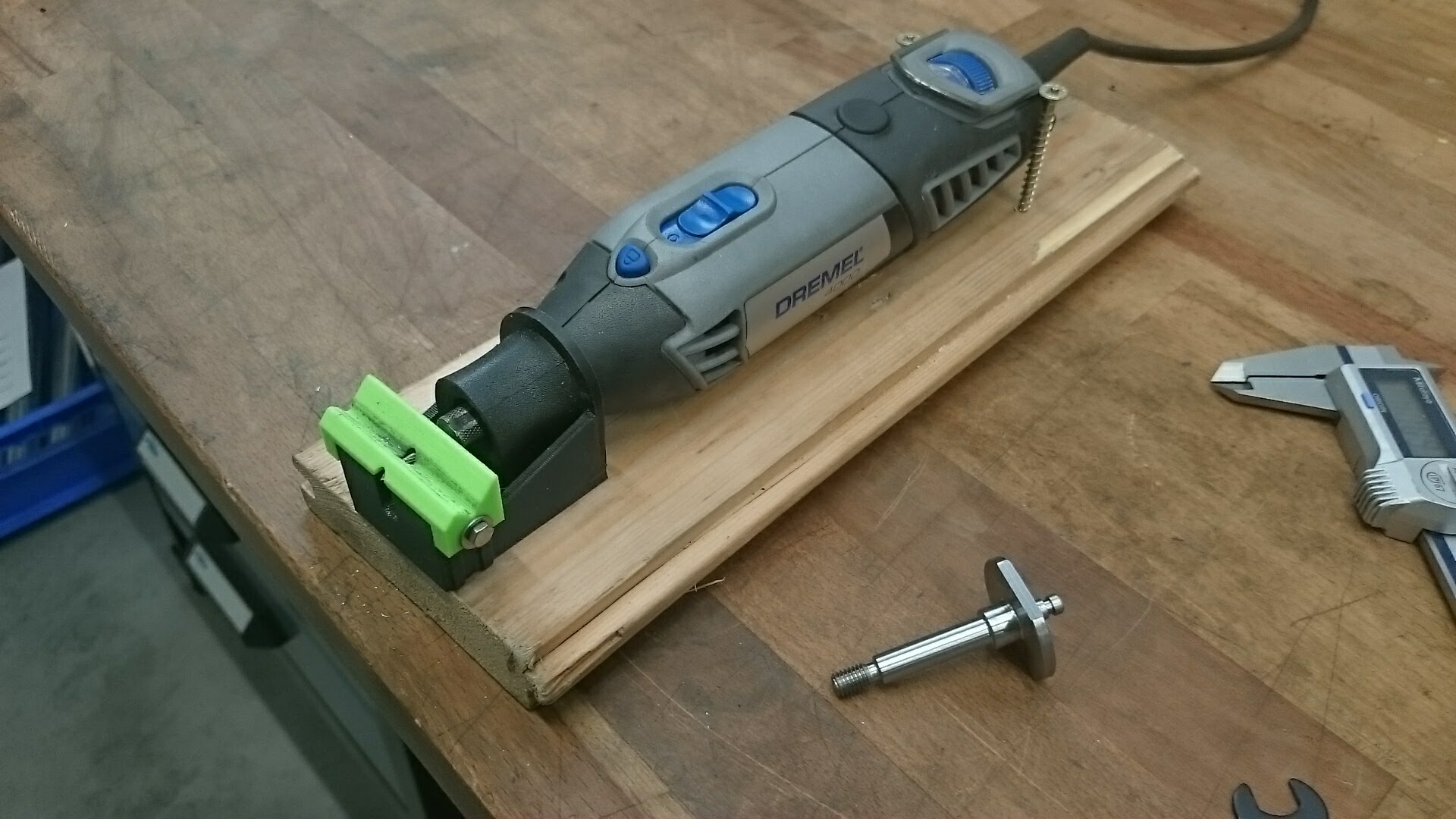 Dremel deburring adapter