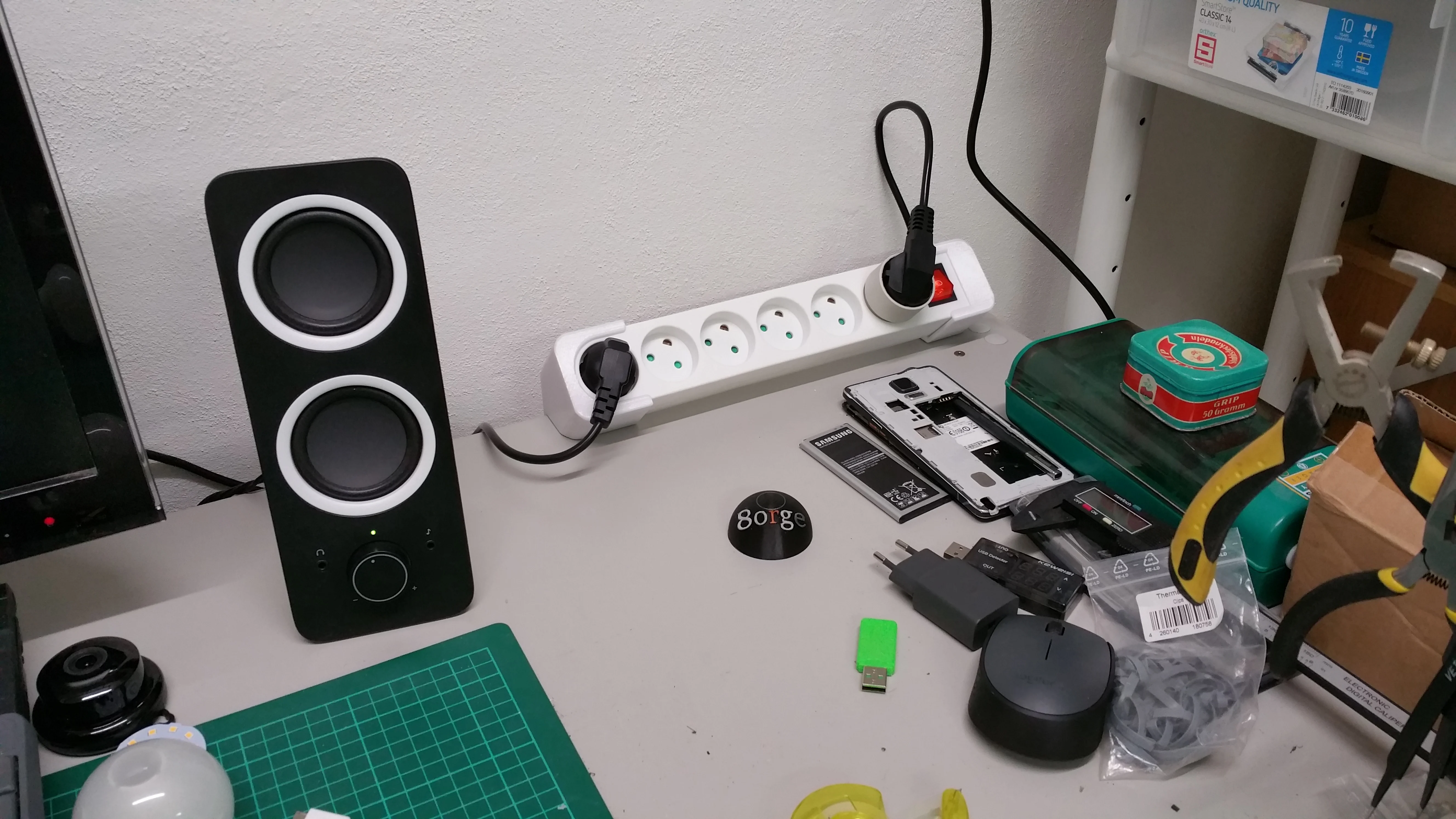 Power Strip Bracket Angled