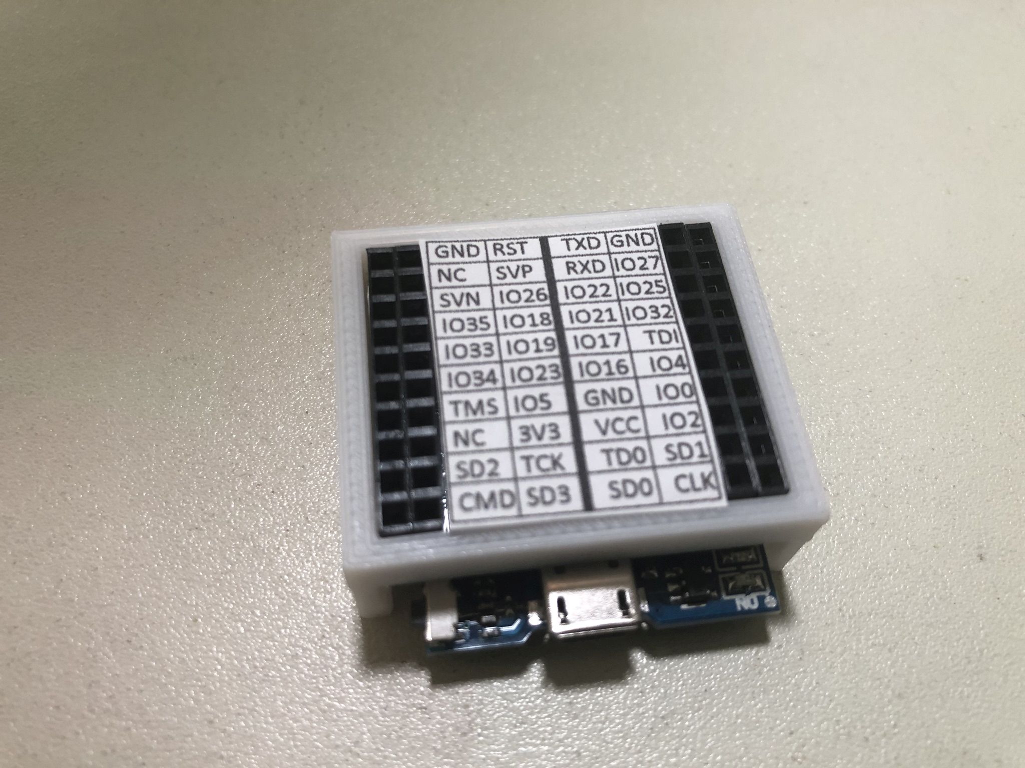 Mini D1 ESP32 Holder and Pinout