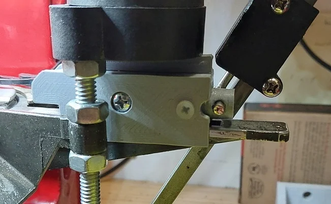 Loadmaster shell pusher