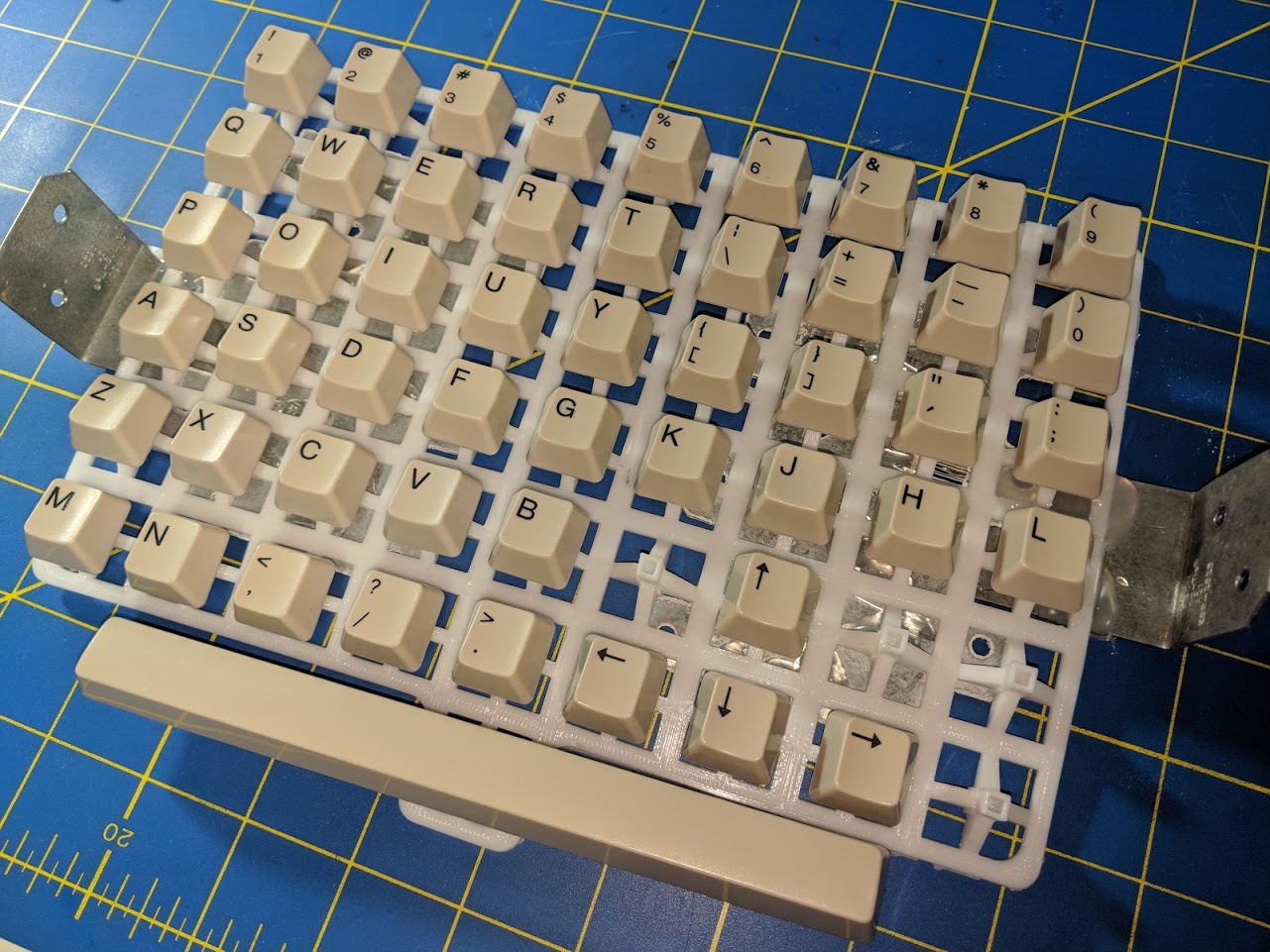 "Retrobright" Key Cap Stand (C128, Amiga)