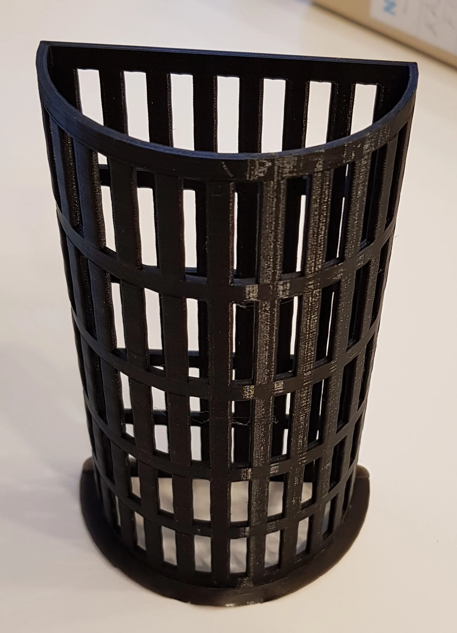 Aquarium. Protective mesh for the intake tube of the external filter.
