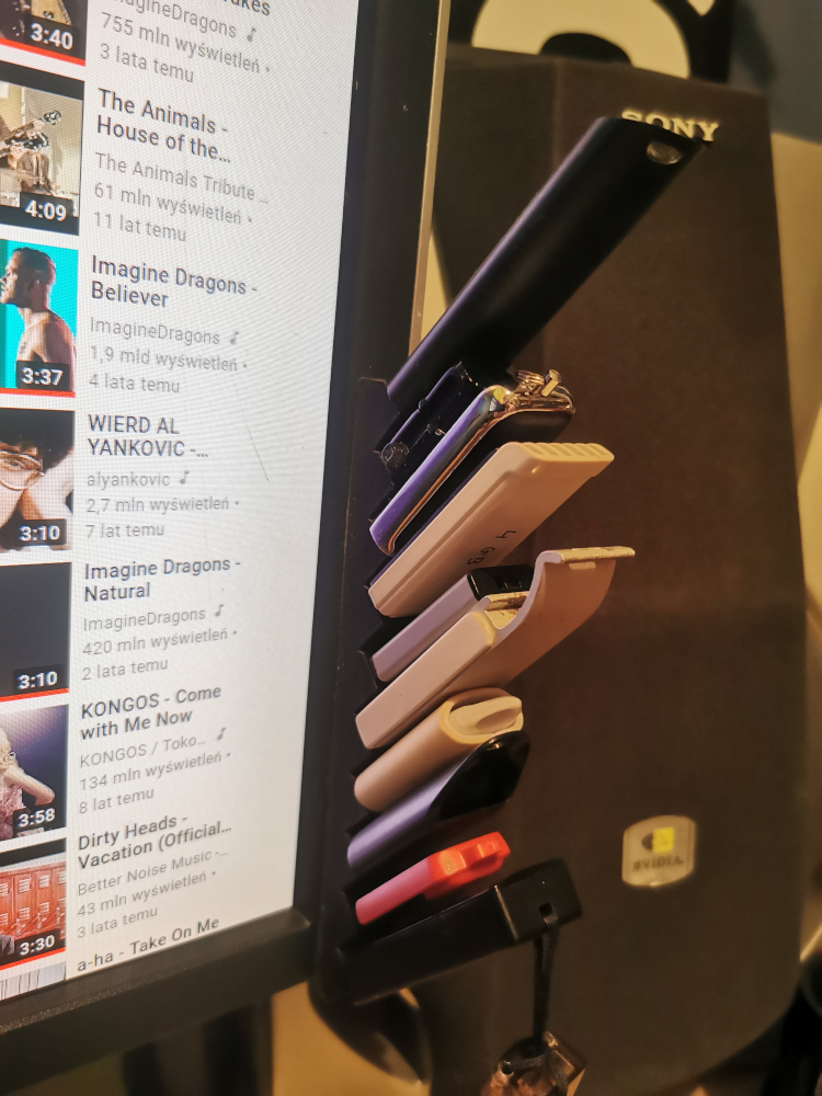 [REMIX] Simple holder for 10 Pendrive