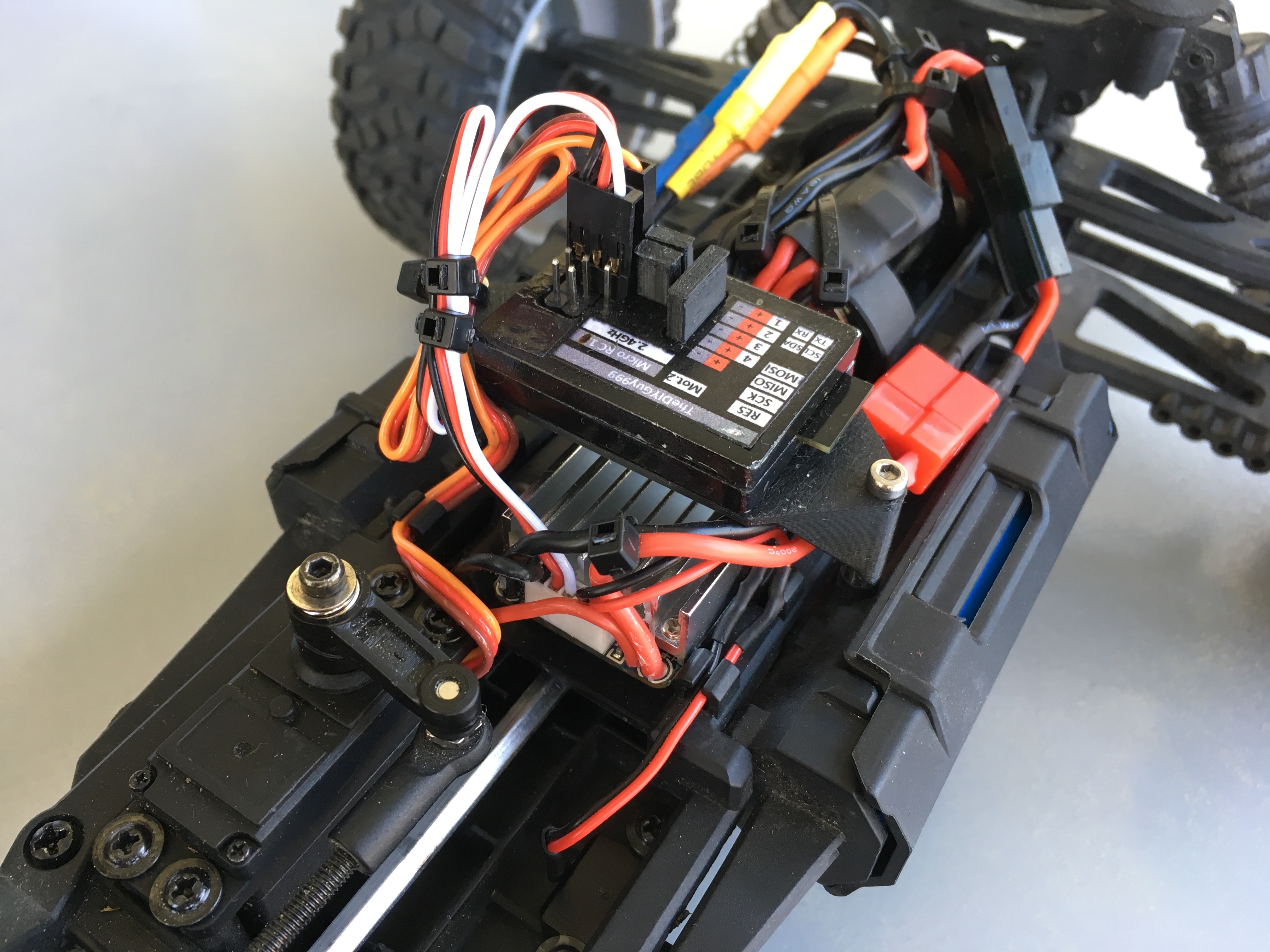 Receiver mount for HBX 12891 DUNE THUNDER brushless conversion